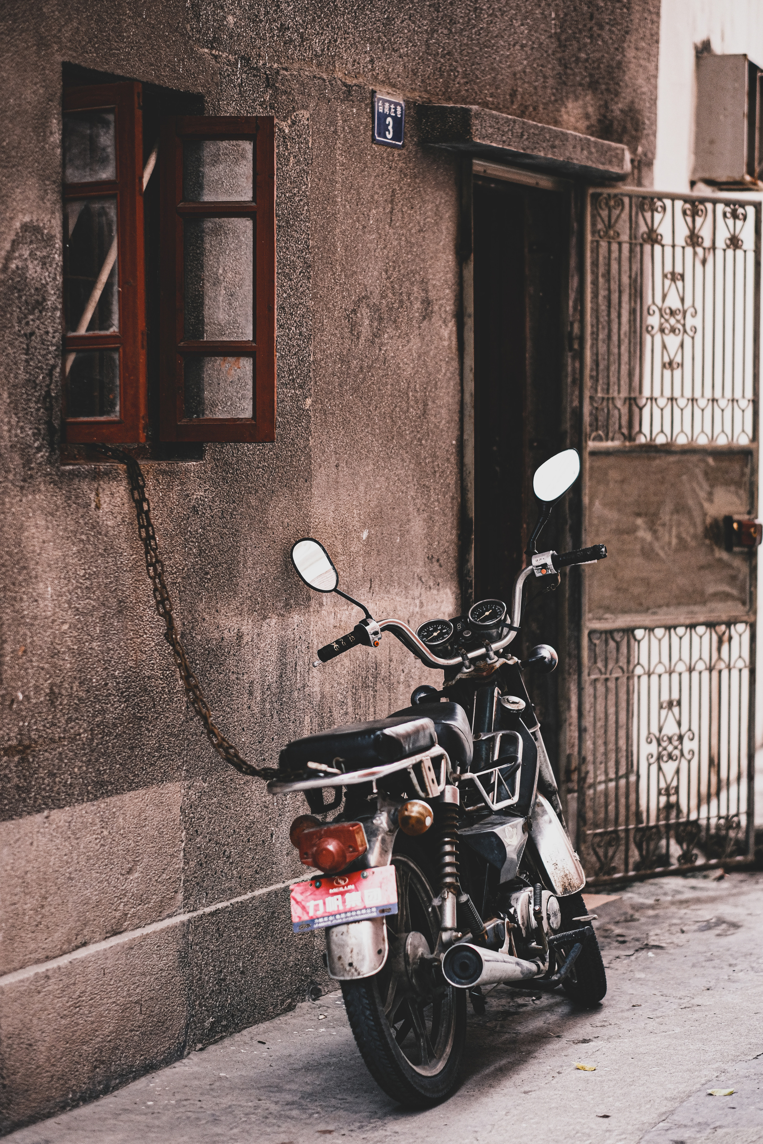 Guarded bike | Streets | Shantou Streets | Shantou | Guangdong Province | China Town | Camera: FUJIFILM X-Pro3 56mm F1.2 | 受保护的自行车 | 街道 | 汕头街道 | 汕头 | 广东省| 中国城