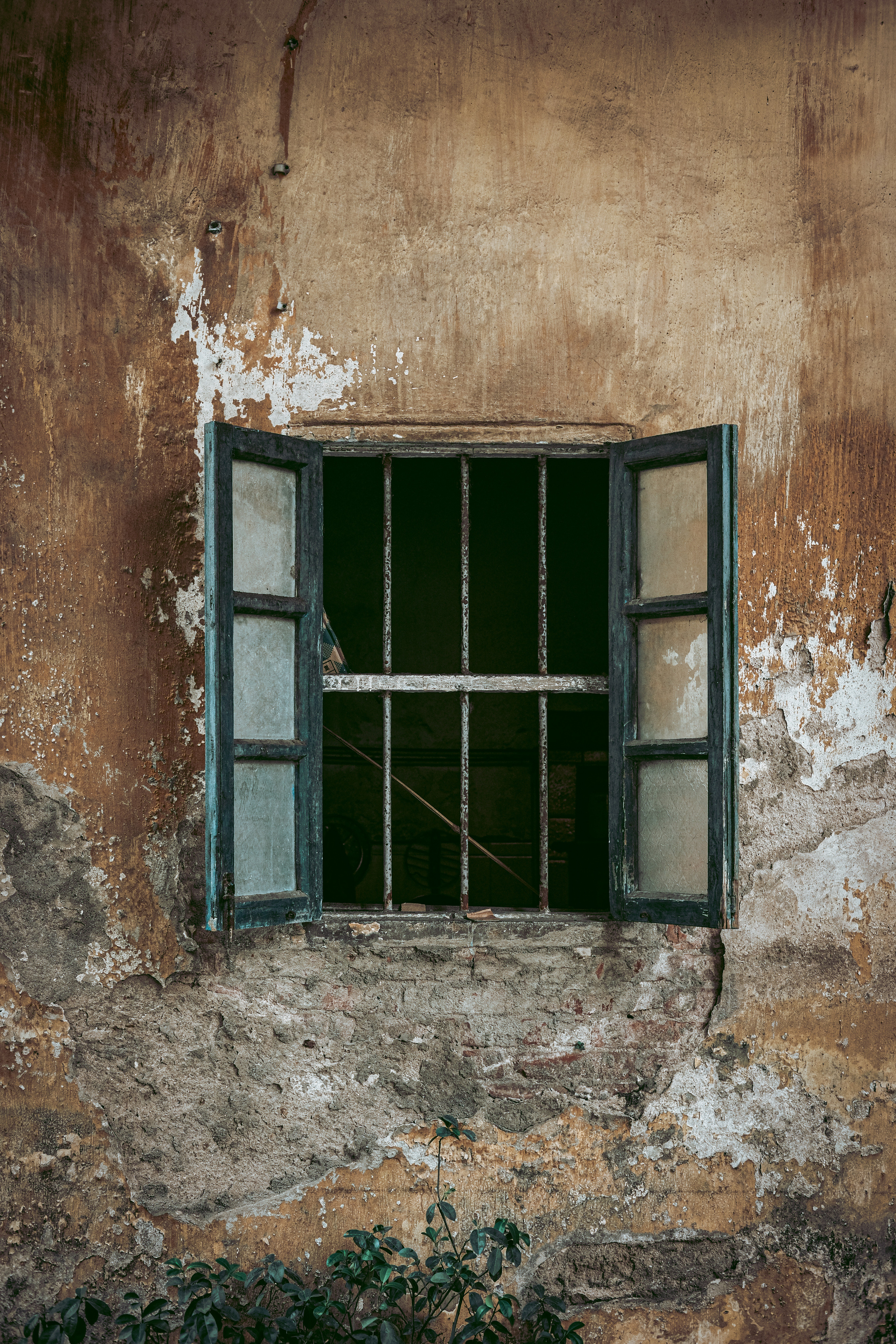 Old streets and houses | Abandoned houses | Window | Lunjiao 678 Wenhua Chuangyi Street | 旧街道和房屋 | 废弃的房子 | 窗口 | 伦教文化创意街678号