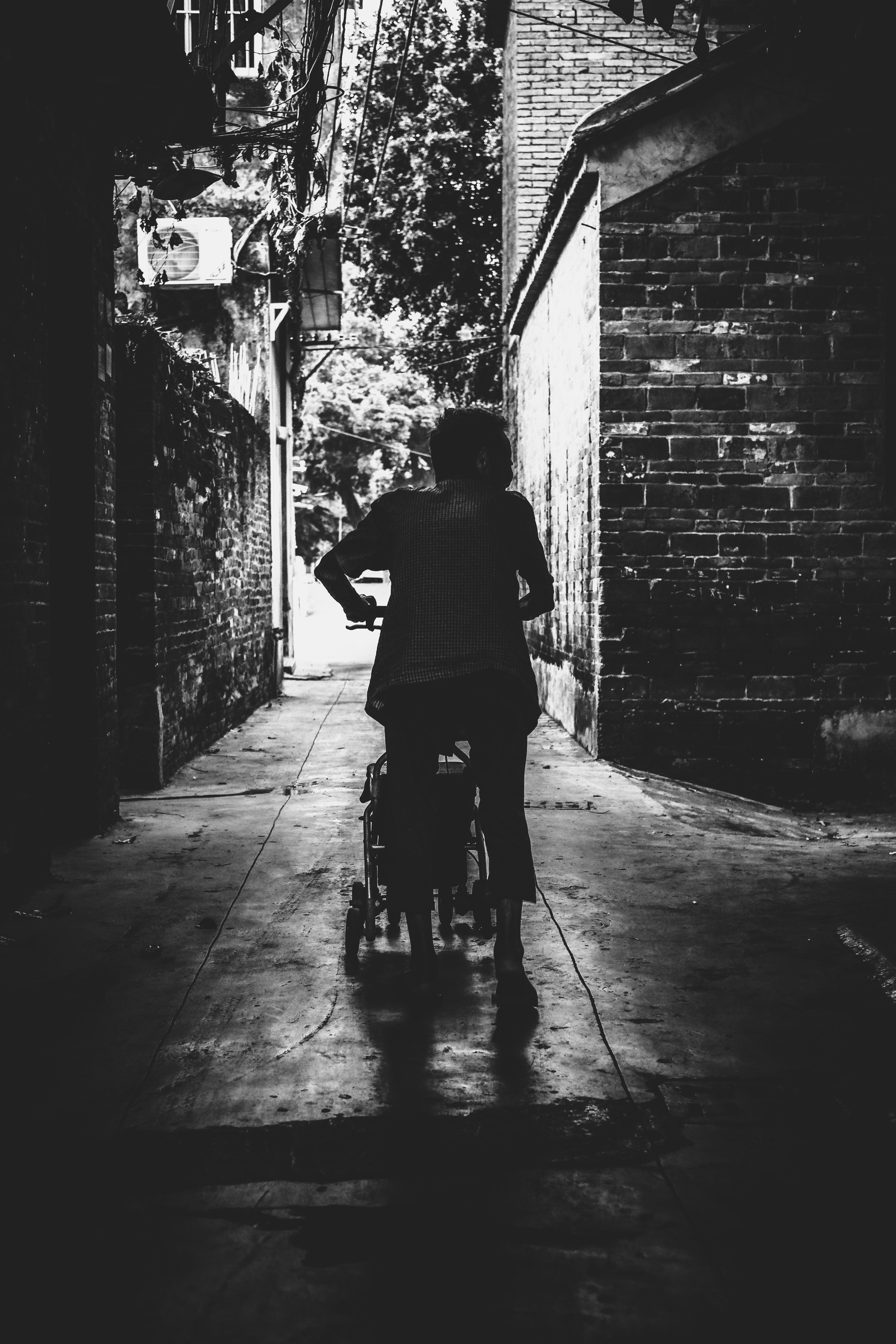 China Town | Street | Shunde City | Foshan City | Guangdong Province | Black and White Photography | Street Photography by YuKo | Camera: FUJIFILM X-Pro3 35mm F2.0