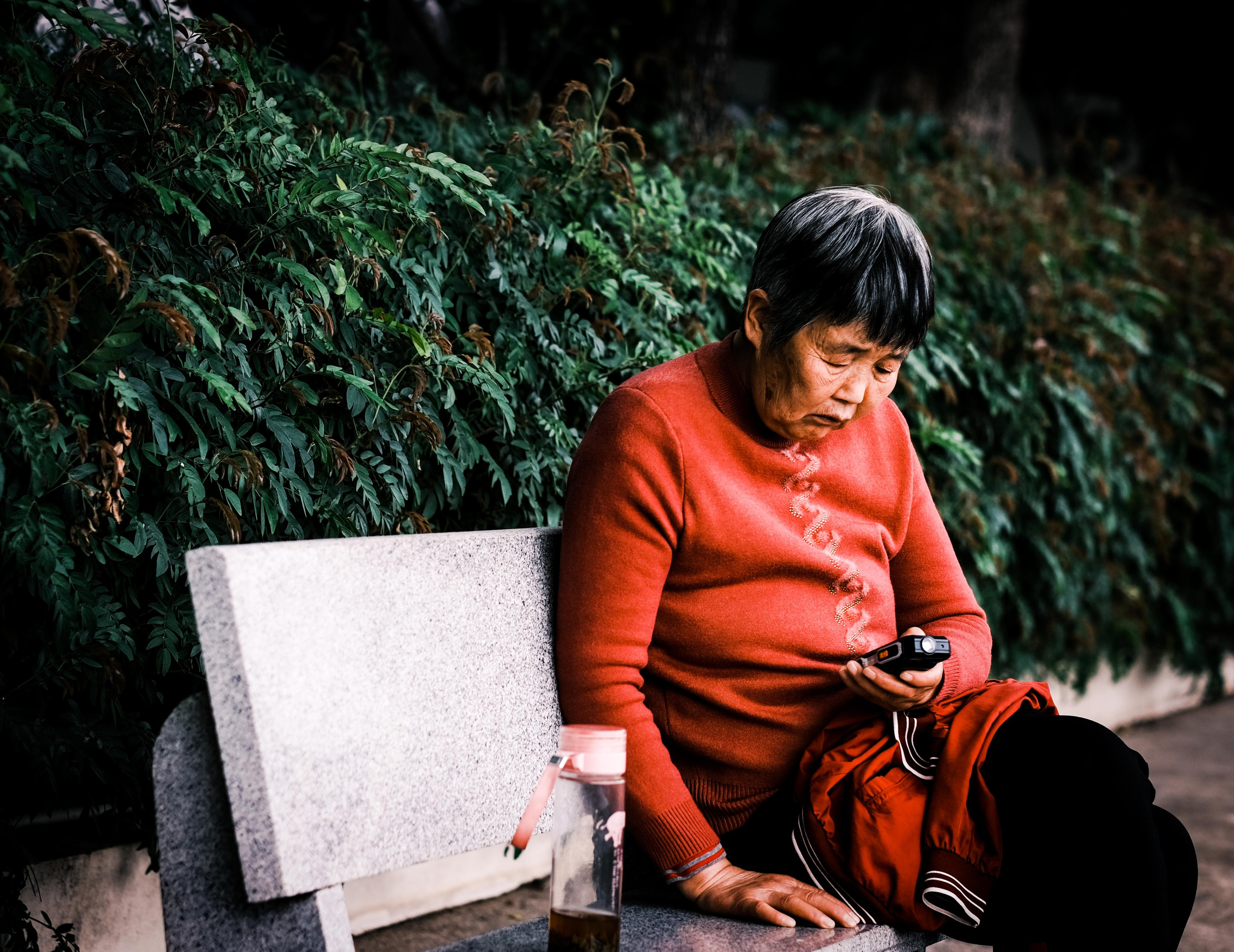 Grandma in Dongguan City | China 🇨🇳 | Street Photography Dongguan