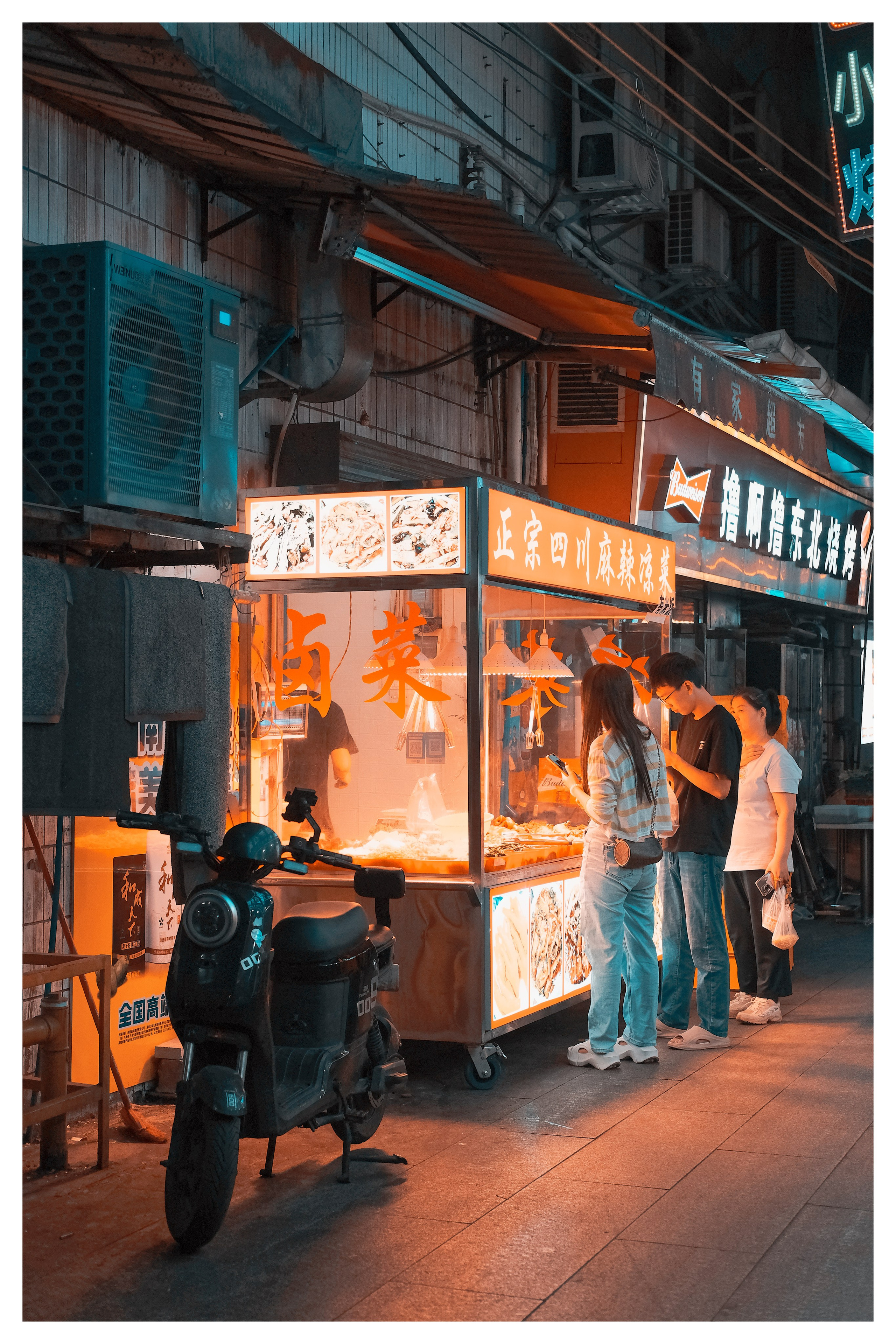 Guangzhou Street Photography | Guangzhou City Photos | 广州. 中国街头摄影 | The Streets of China Through My Eyes | 深圳