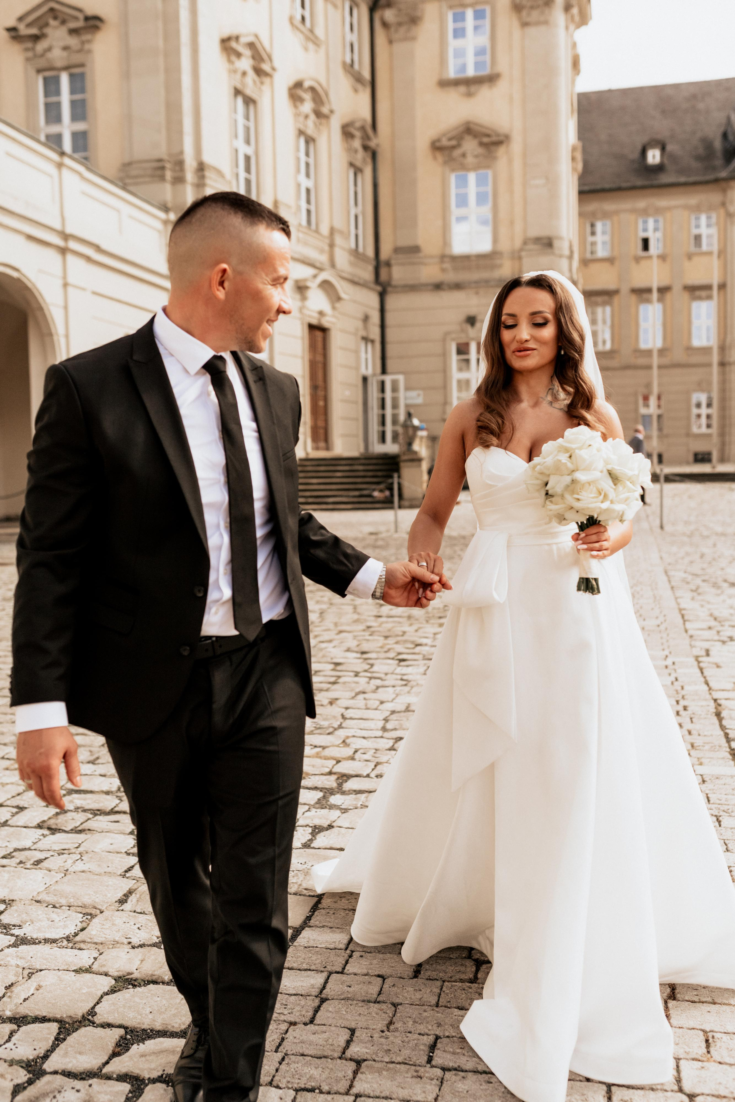 Hochzeitsfotografin Würzburg – Traumhafte Hochzeit im Schloss Werneck. Anna Saribekyan – Beste Hochzeitsfotografin in Würzburg, Top 10 in Deutschland