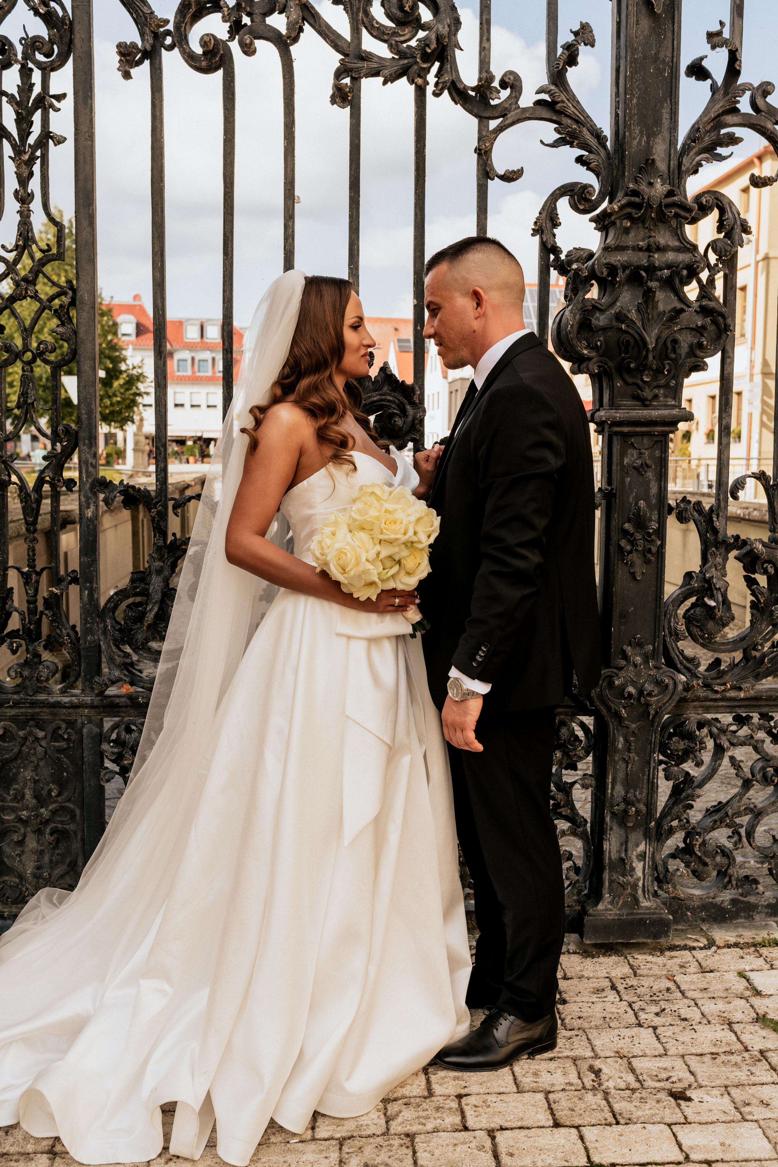 Hochzeitsfotografin Würzburg – Traumhafte Hochzeit im Schloss Werneck. Anna Saribekyan – Beste Hochzeitsfotografin in Würzburg, Top 10 in Deutschland
