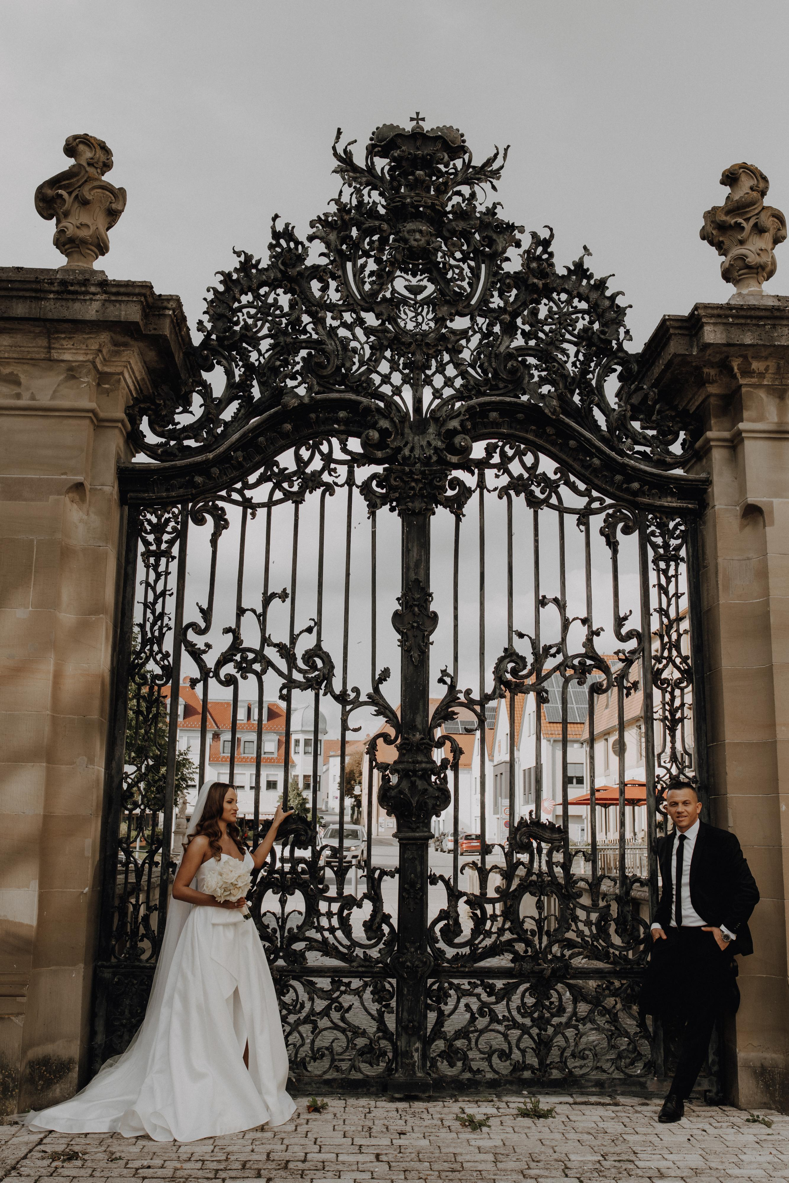 Hochzeitsfotografin Würzburg – Traumhafte Hochzeit im Schloss Werneck. Anna Saribekyan – Beste Hochzeitsfotografin in Würzburg, Top 10 in Deutschland