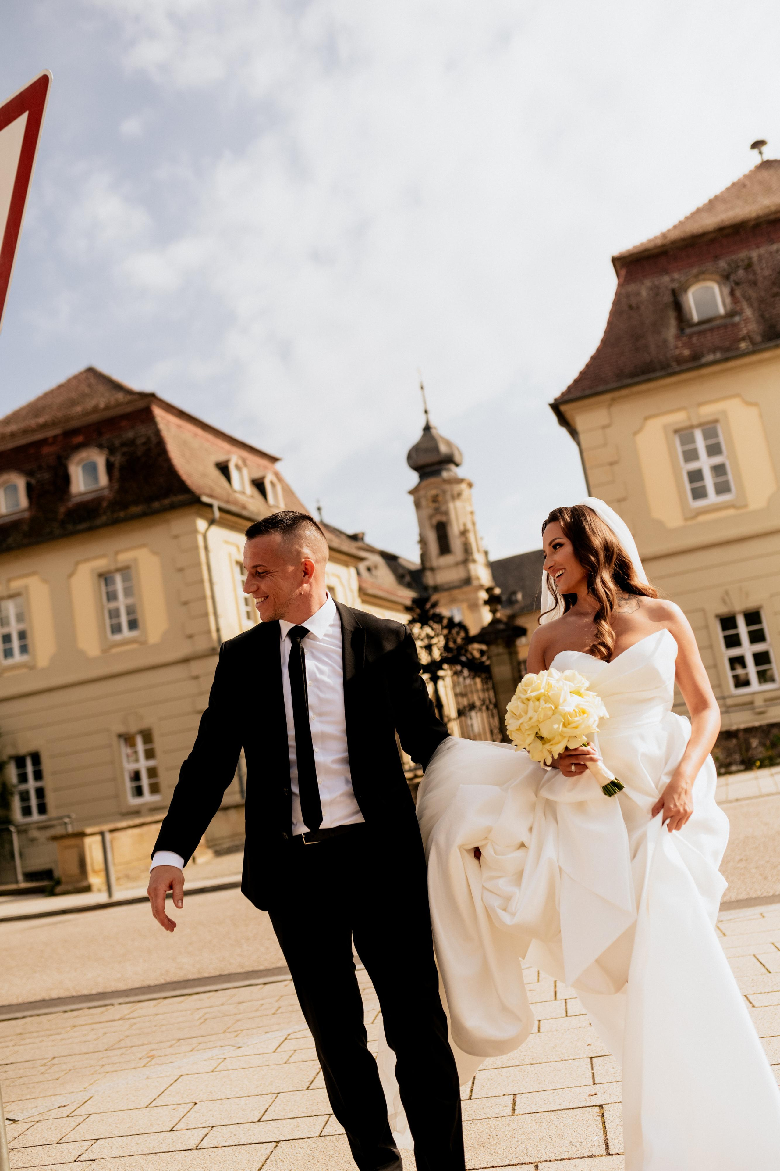 Hochzeitsfotografin Würzburg – Traumhafte Hochzeit im Schloss Werneck. Anna Saribekyan – Beste Hochzeitsfotografin in Würzburg, Top 10 in Deutschland