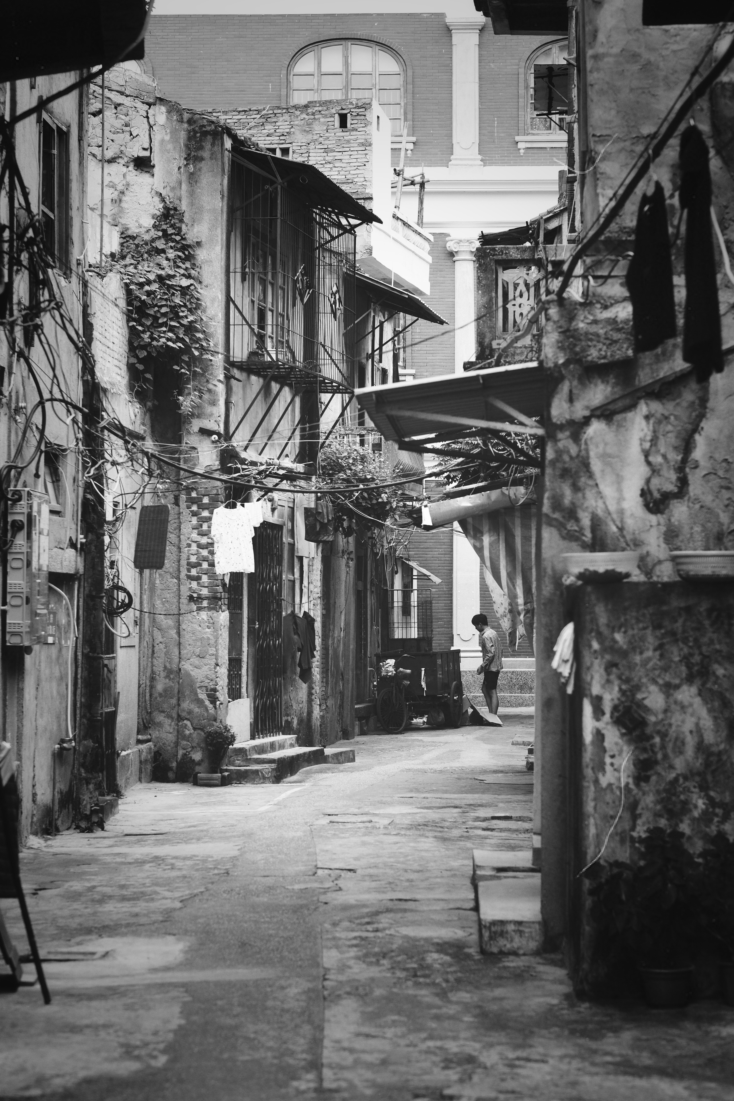 Shantou City | China in Black and White Photography | China Town. 中国街头摄影 | The Streets of China Through My Eyes | 深圳