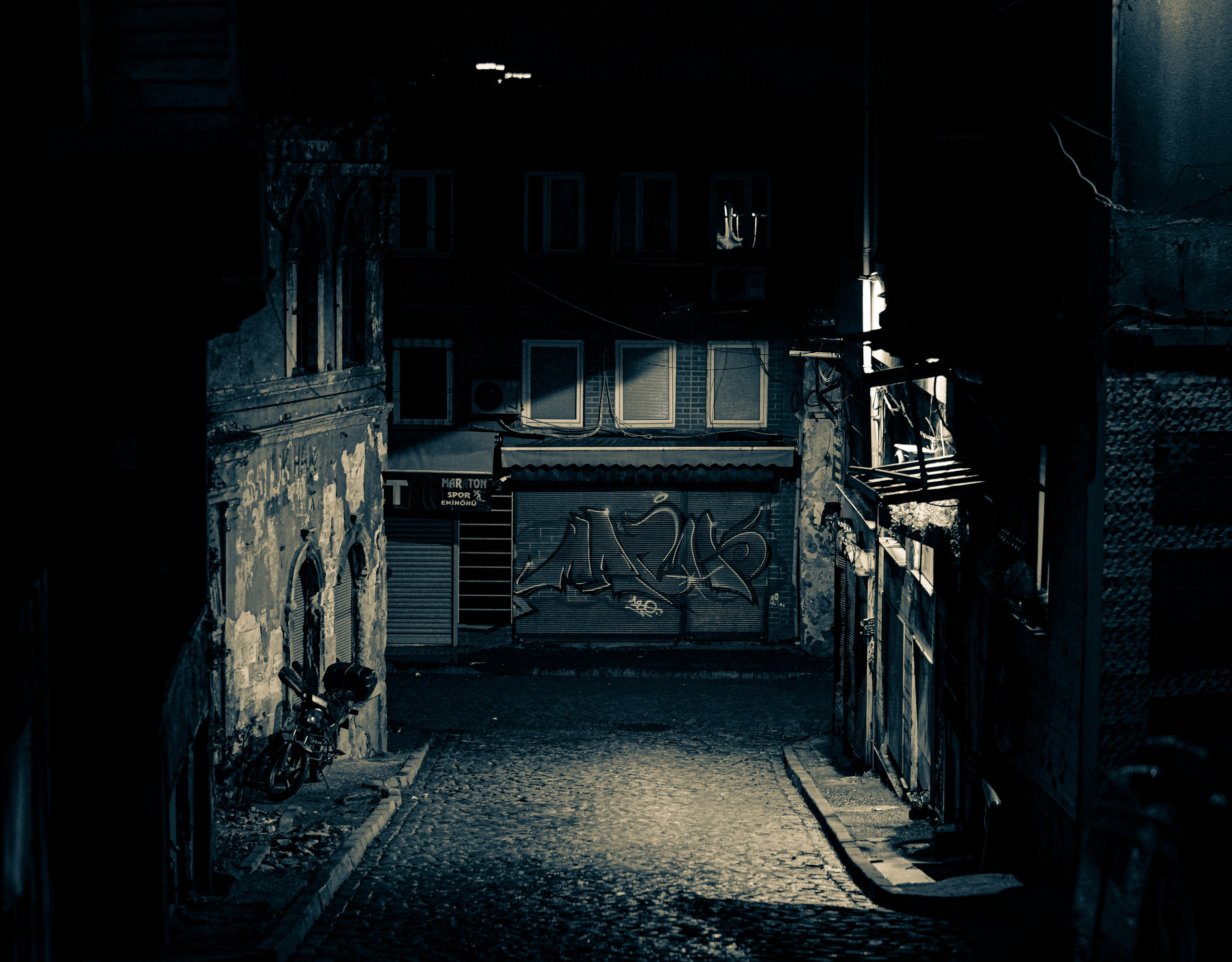 Shadows and Lights in Istanbul | Turkey | Street Photography Turkey