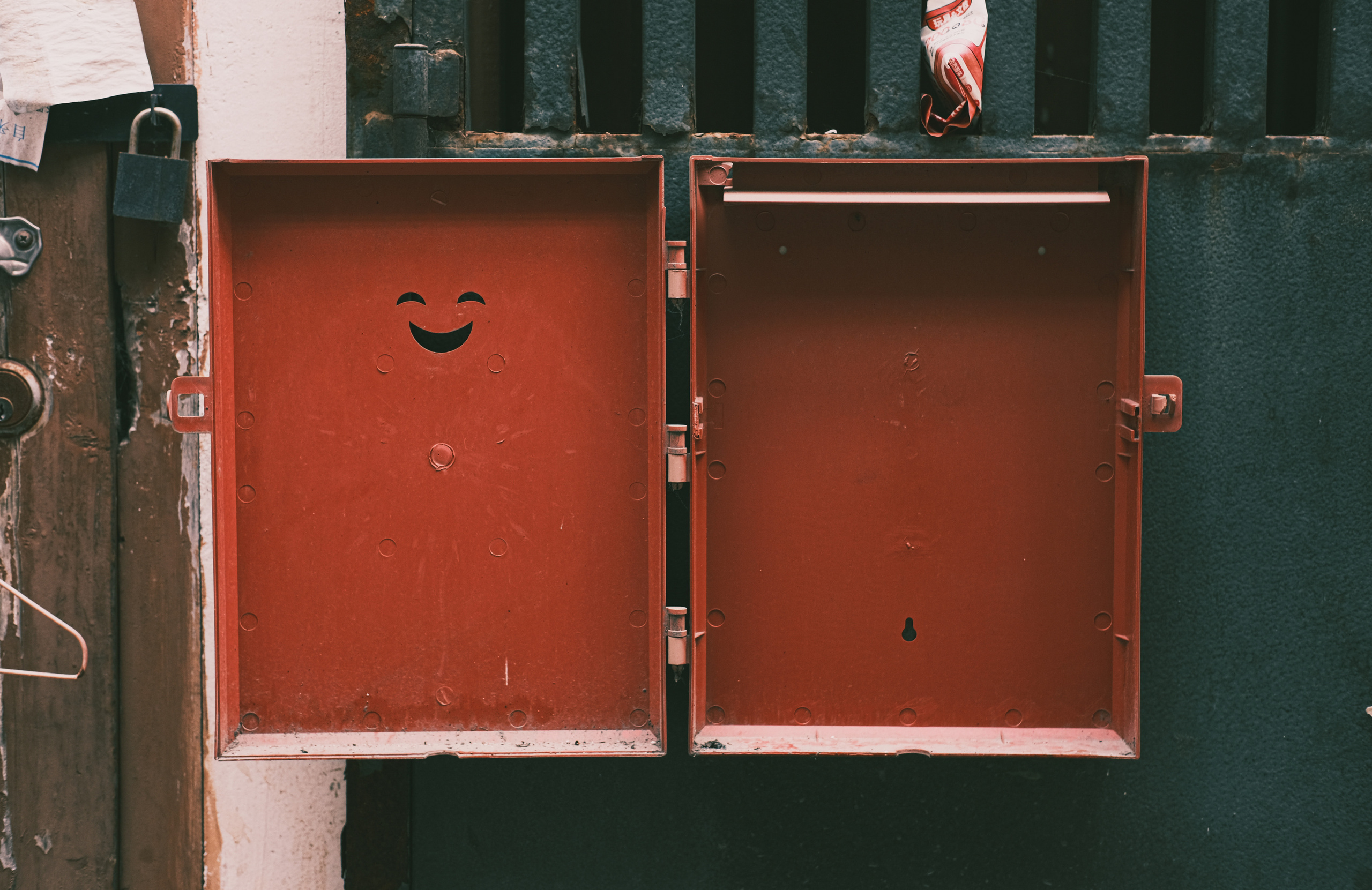 Postbox | 邮箱 | Guangzhou Street Photography | 广州 | China | Camera: FUJIFILM X-Pro3 56mm F1.2