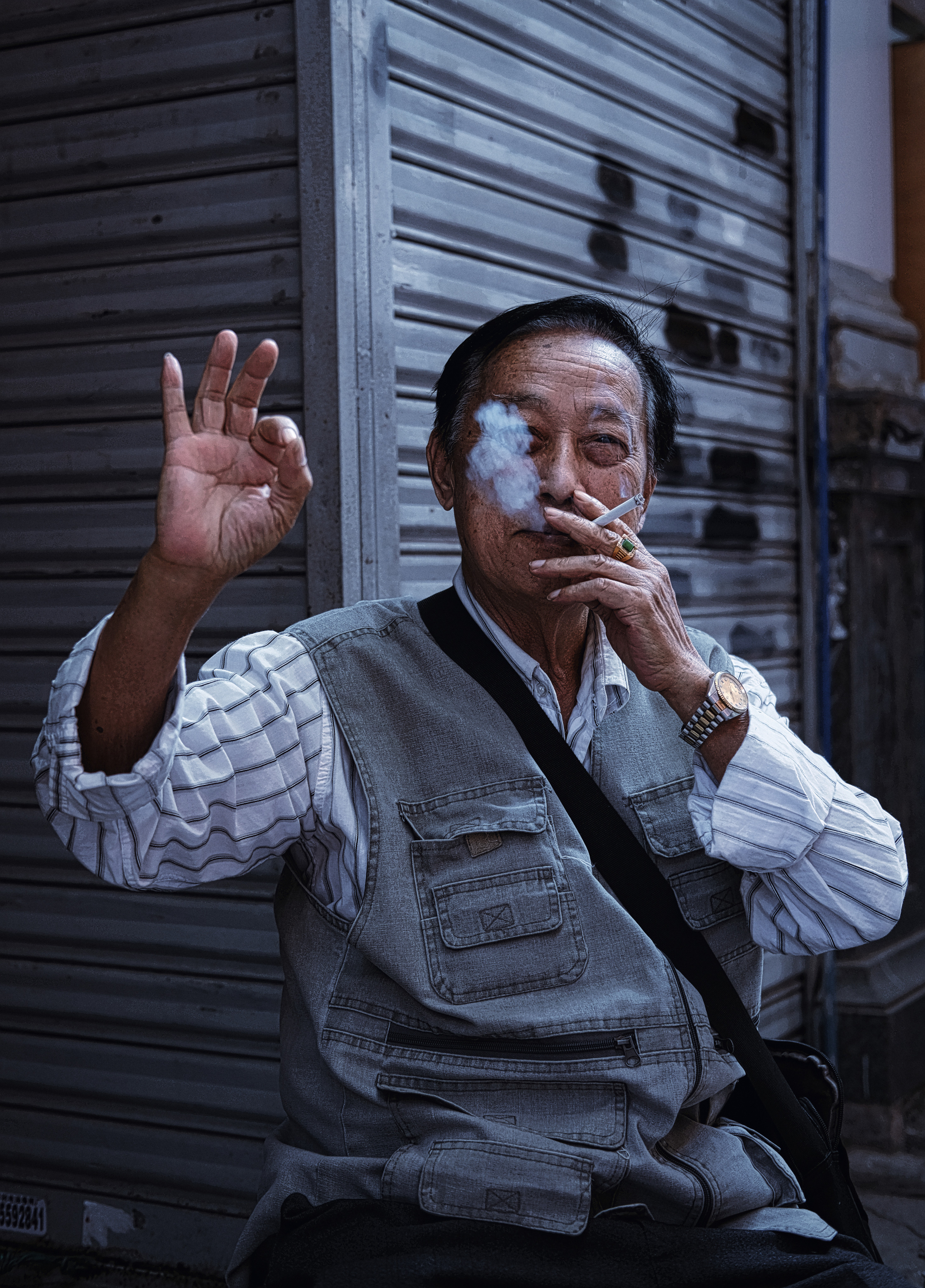 Chinese Male Portrait | Street Photography Guangzhou | Guangzhou City | China | Camera: FUJIFILM X-Pro3 35mm F2.0 | 广州