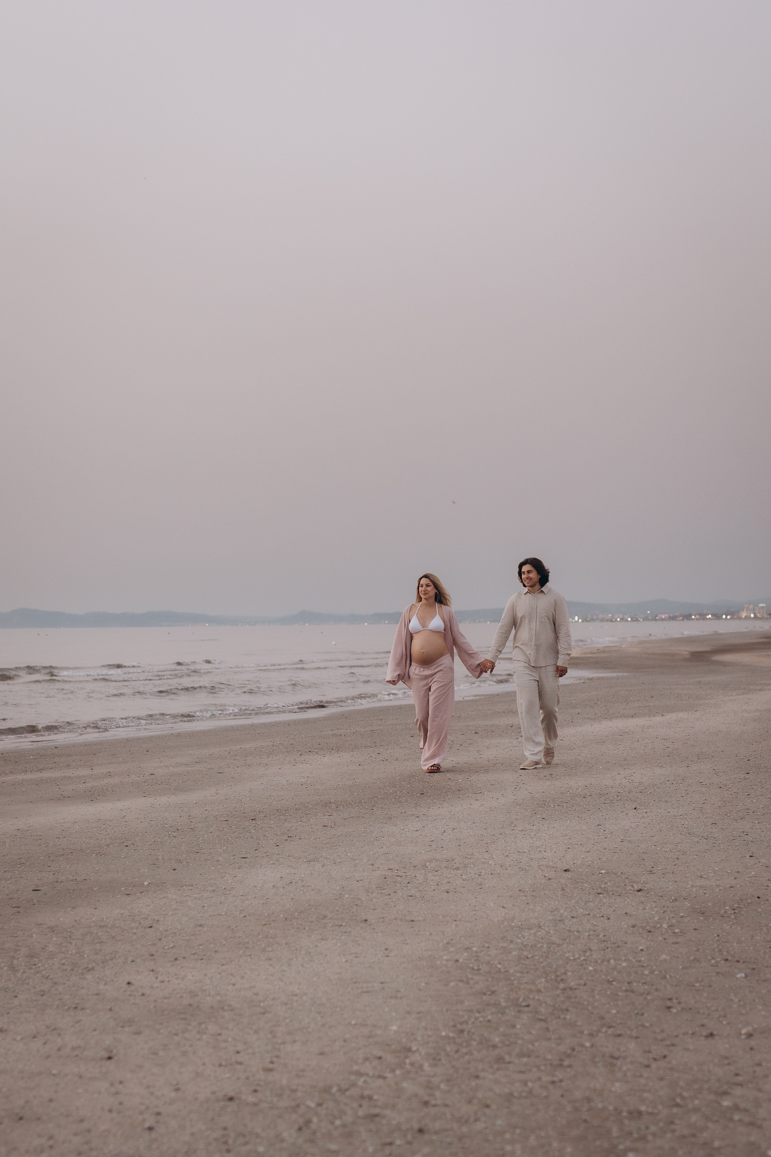 Passeggiata romantica lungo la costa adriatica in Emilia-Romagna.