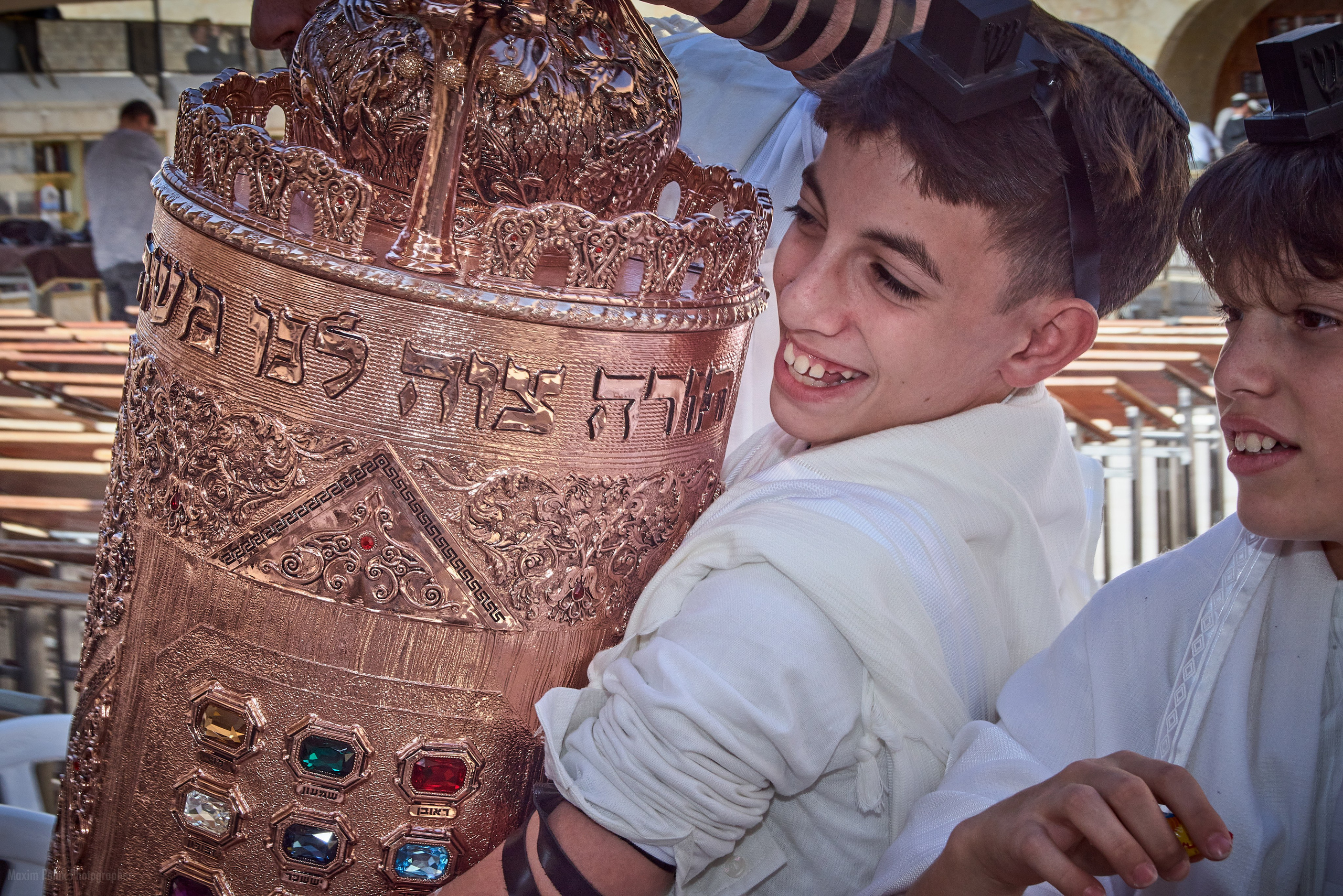 Middle East Photo Agency — Photography & Event Magnets — סוכנות צילום והדפסת מגנטים לאירועים