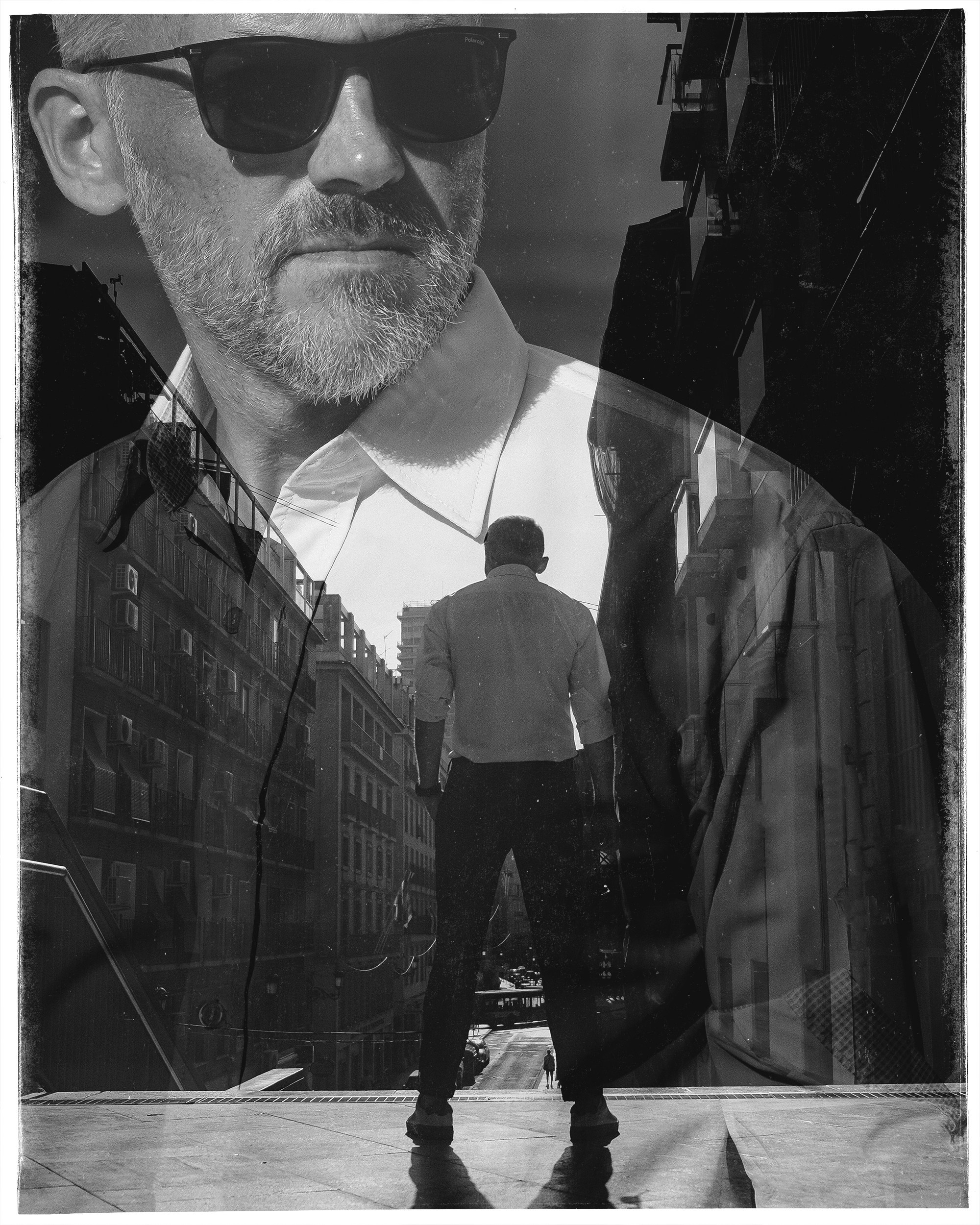 Портретная фотосессия музыканта Robert Skarsbakk в старом городе Аликанте для обложки альбома — Фотограф Андрей Луковников