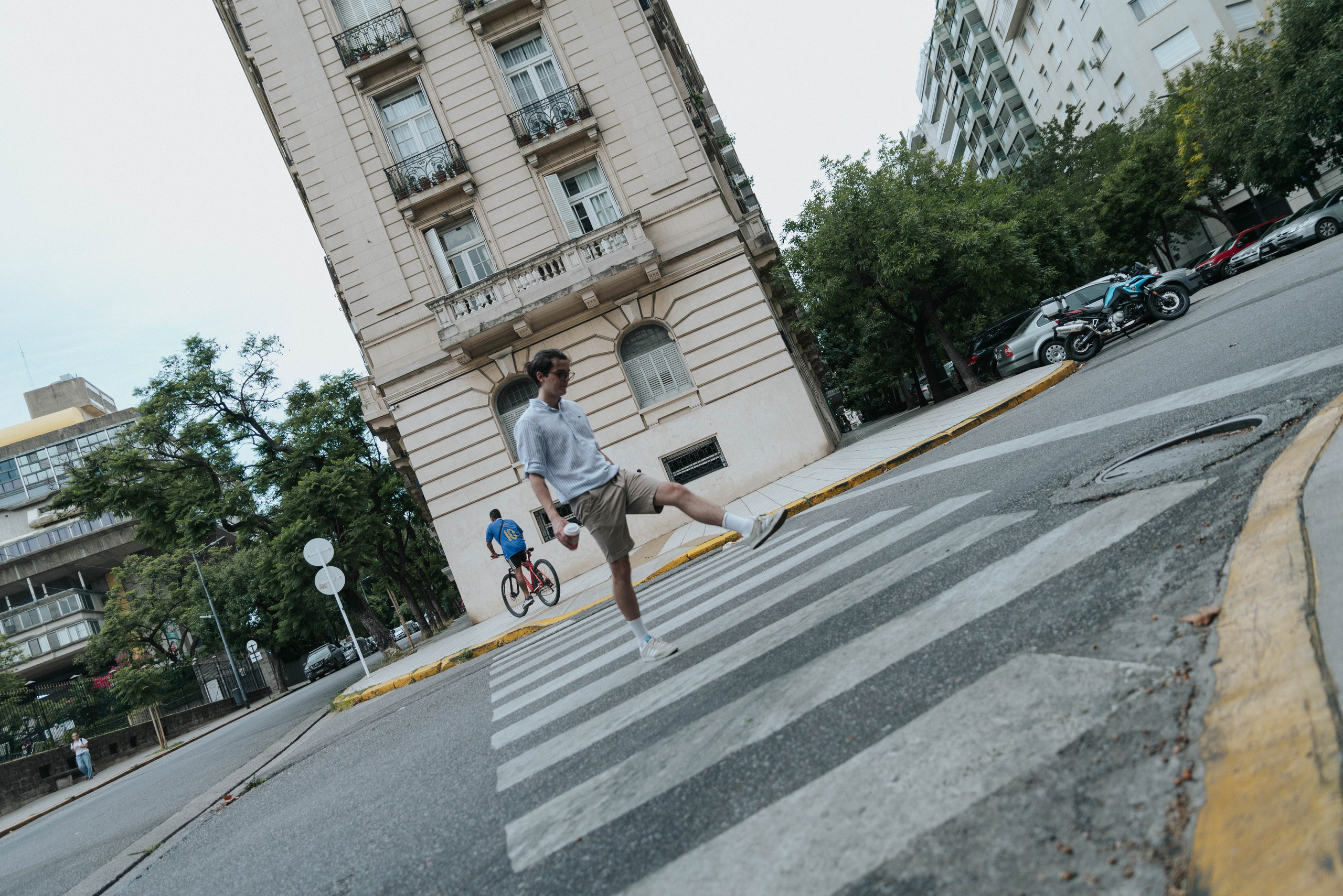 First time. Photographer @elmirkami in the city of Buenos Aires