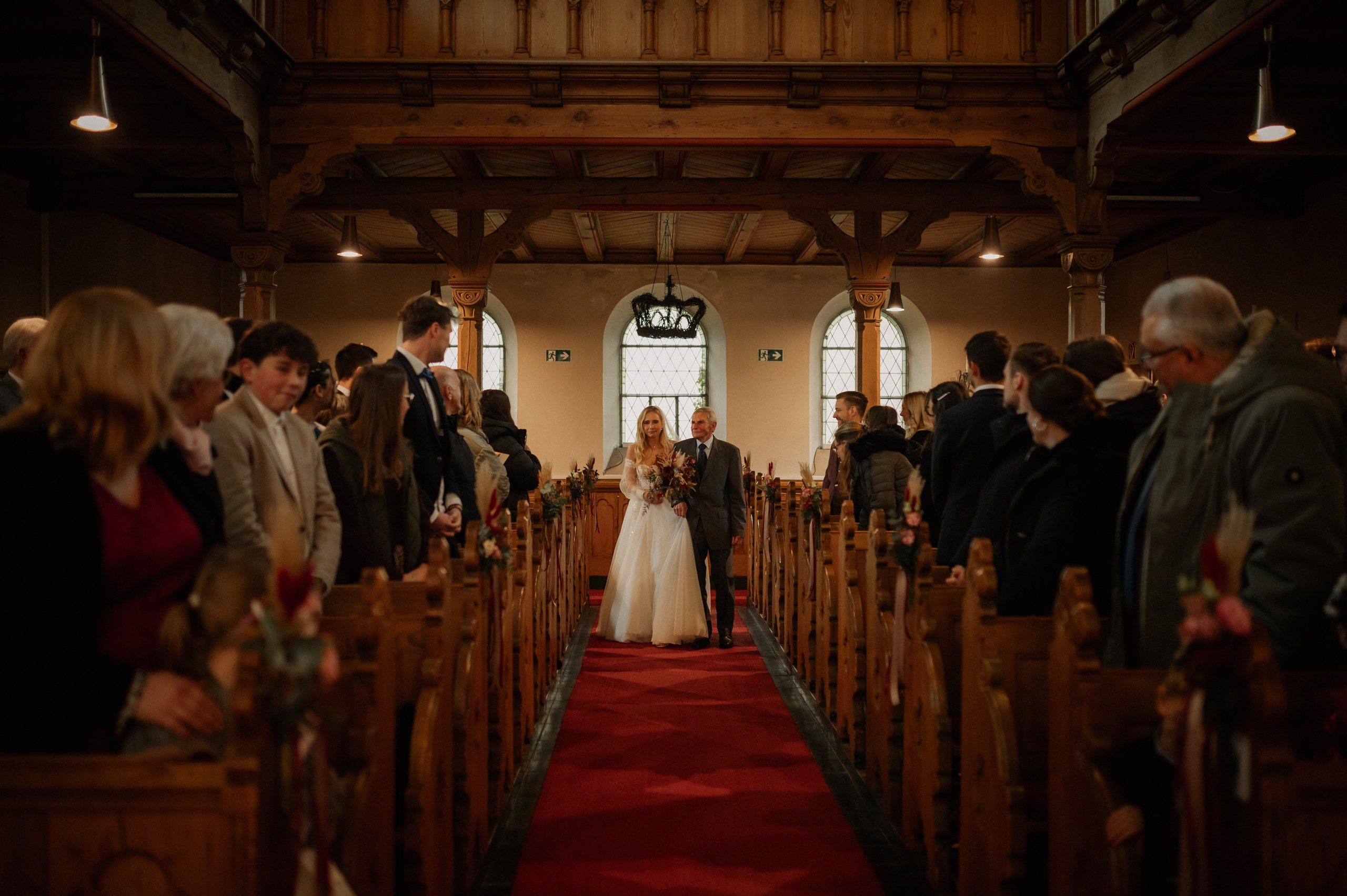 WINTER WEDDING IN NEUENDETTELSAU. Fotografin Ansbach - Paare | Hochzeit | After Wedding