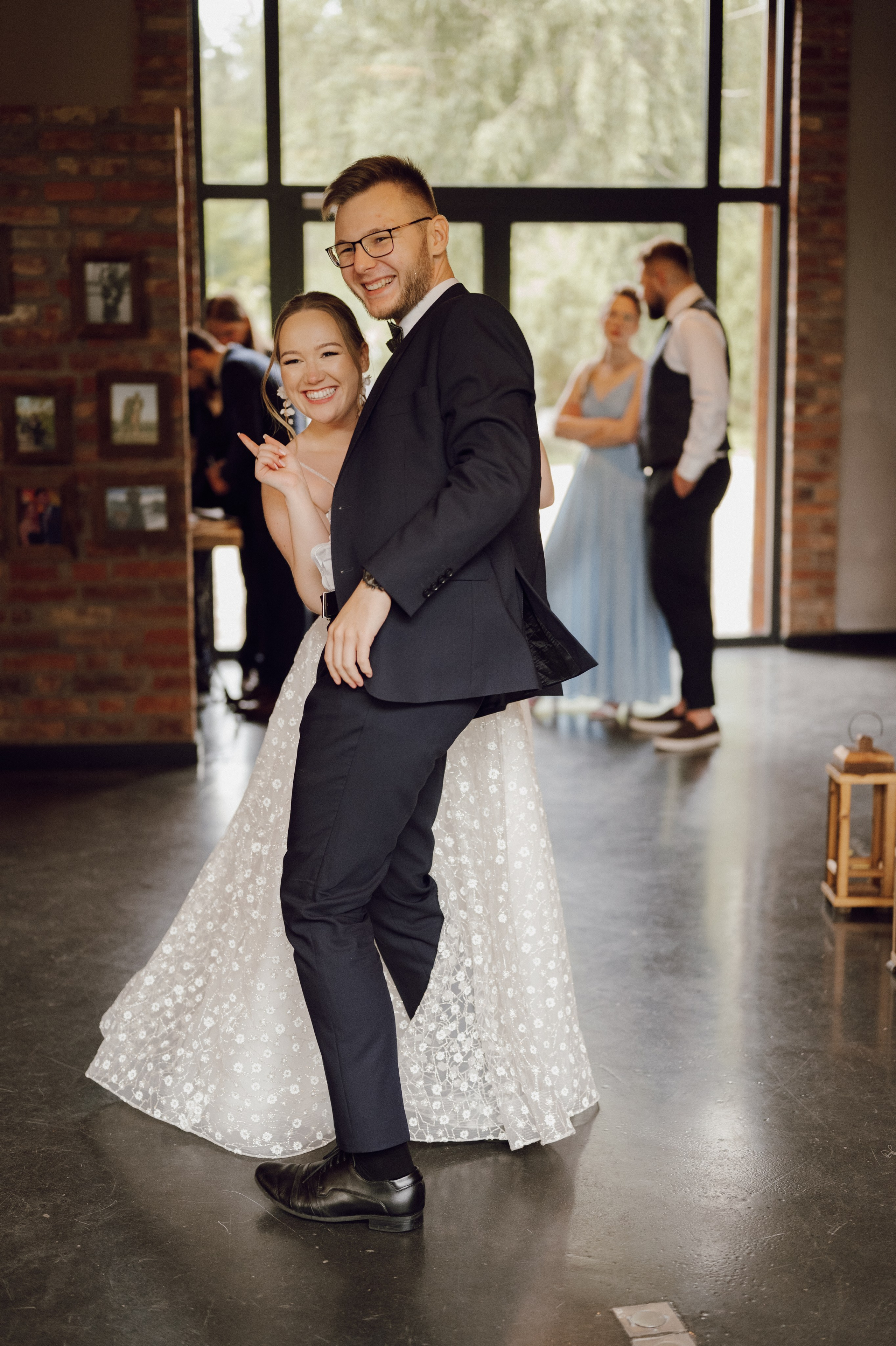 Kasia & Kuba | Wesele w stodole Owczarnia. Ślubny fotograf Poznań | Oliwia Makara