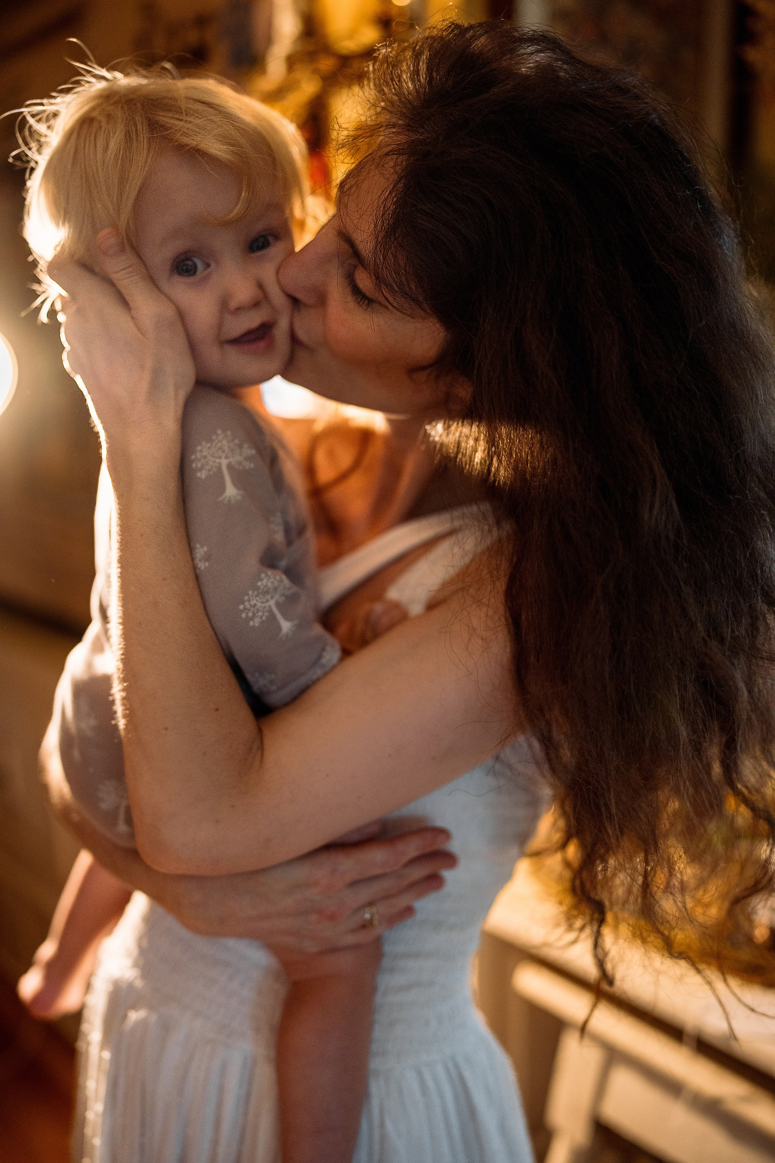 Family Photoshoot at Home in Philadelphia – Warm & Candid. Alisa Tant — Family and newborn photographer Bucks County, Montgomery county, Philadelphia, NJ