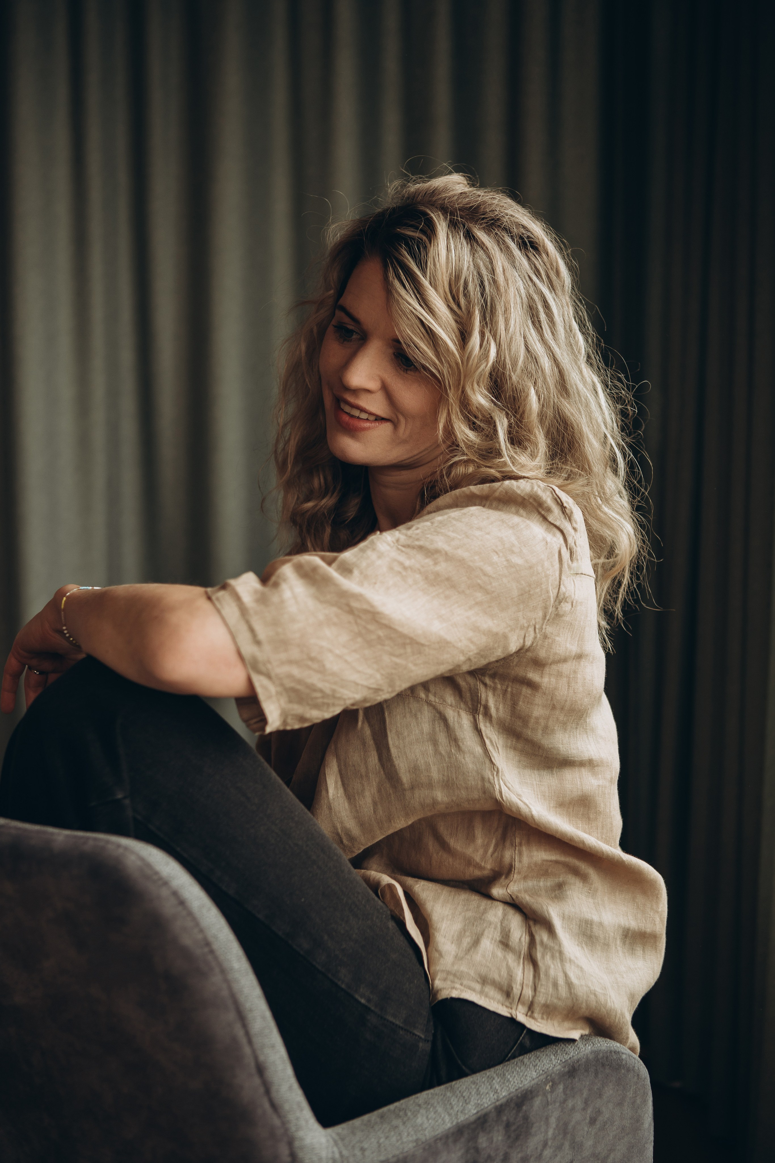 Porträt. Fotografin Larysa Chepurko| Füssen| Garmisch-Partenkirchen| Weilheim| Schongau| Murnau| München | Hochzeitsfotograf Füssen | Larysa Photo