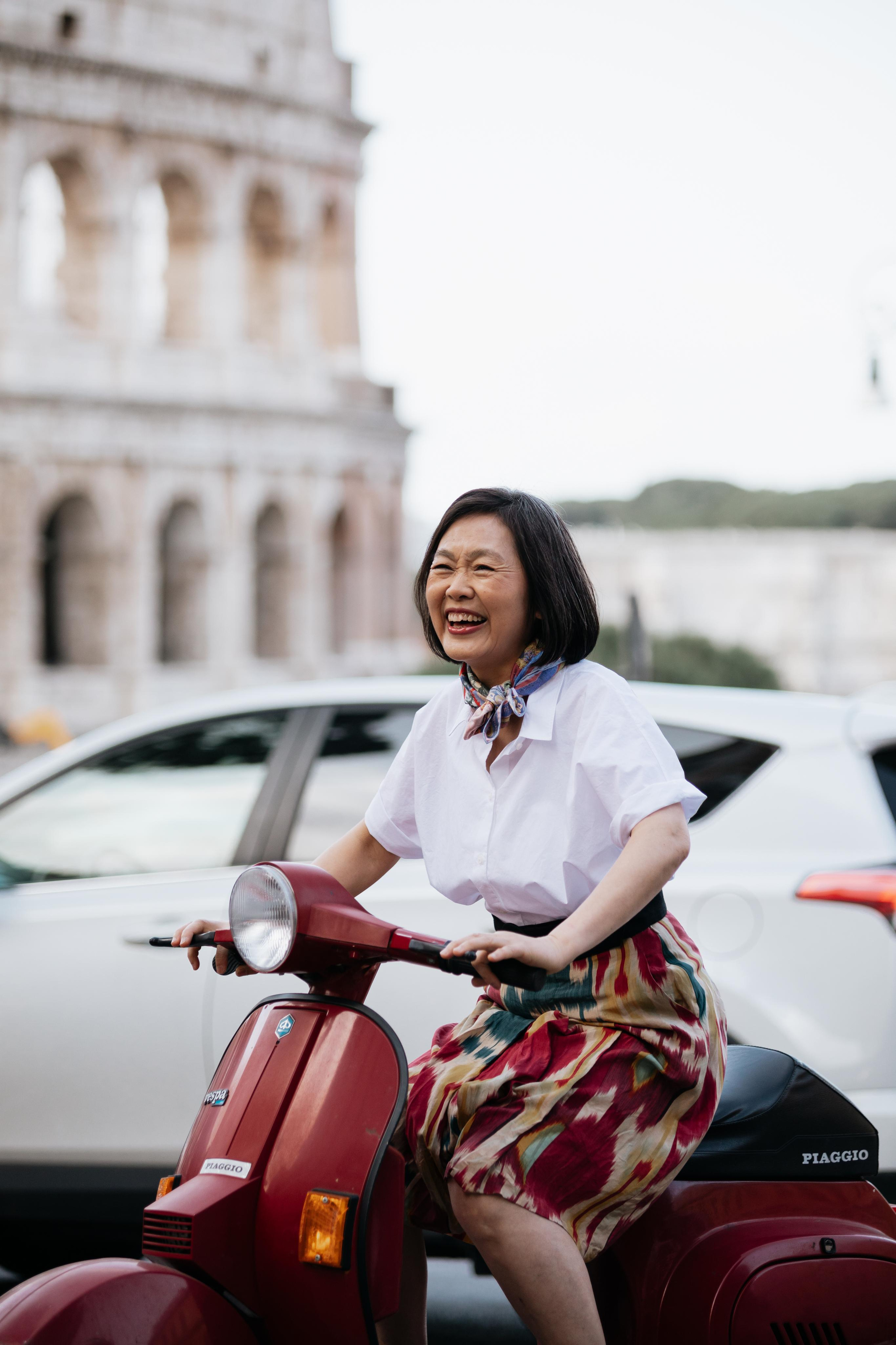 Photoshoot with Fiat 500 Vintage and Vespa. Photographer in Rome