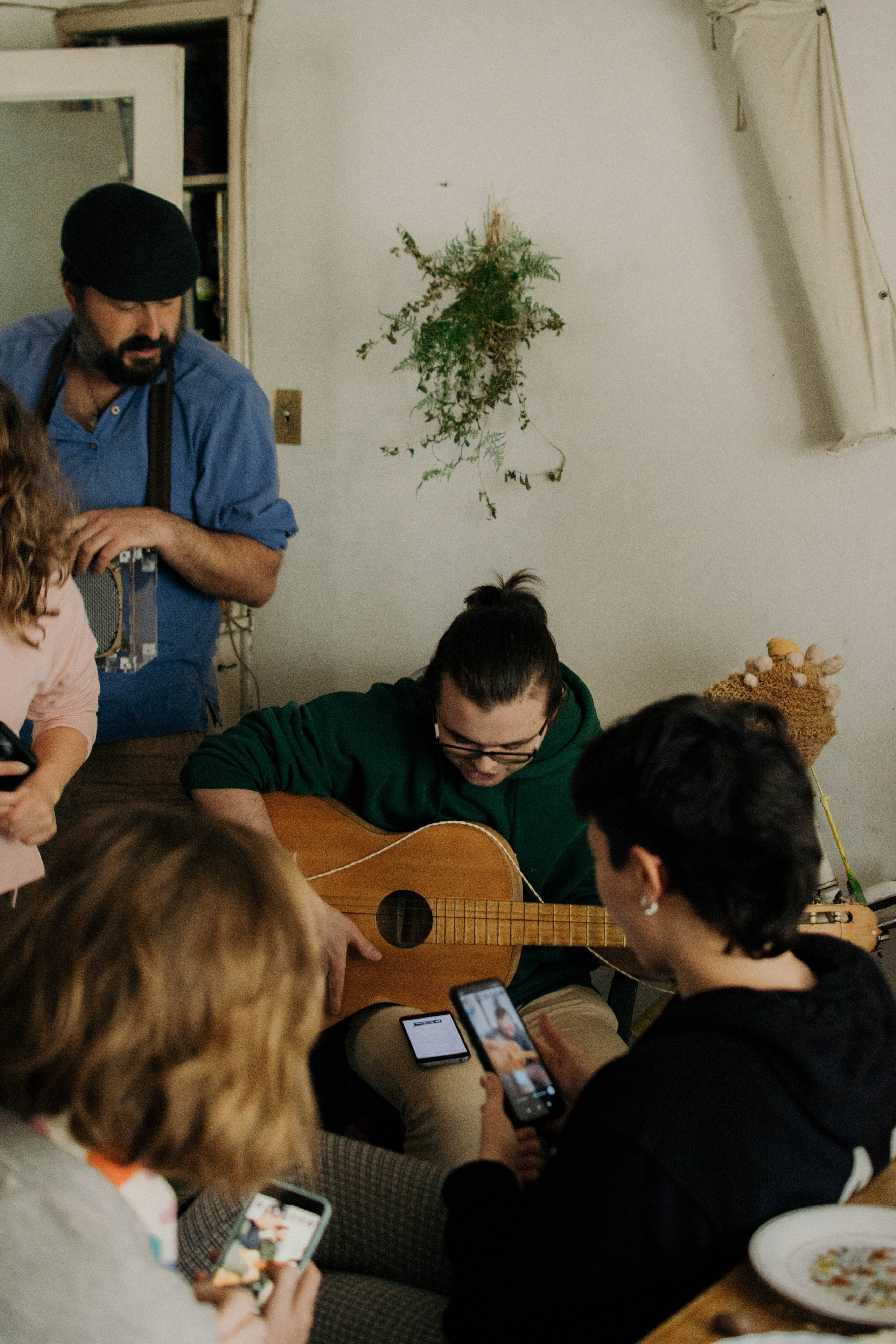 Visiting Argentinians. Photographer @elmirkami in the city of Buenos Aires