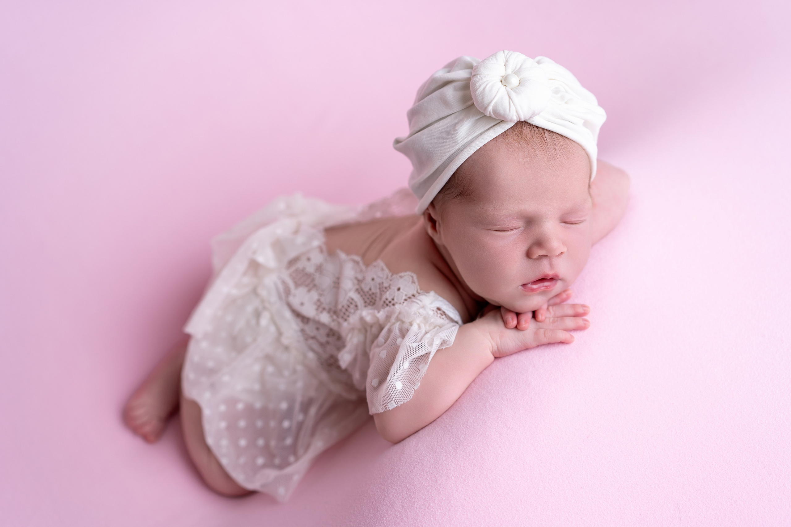 Neugeborenenfotos in Berlin – Studio oder bei Ihnen zu Hause