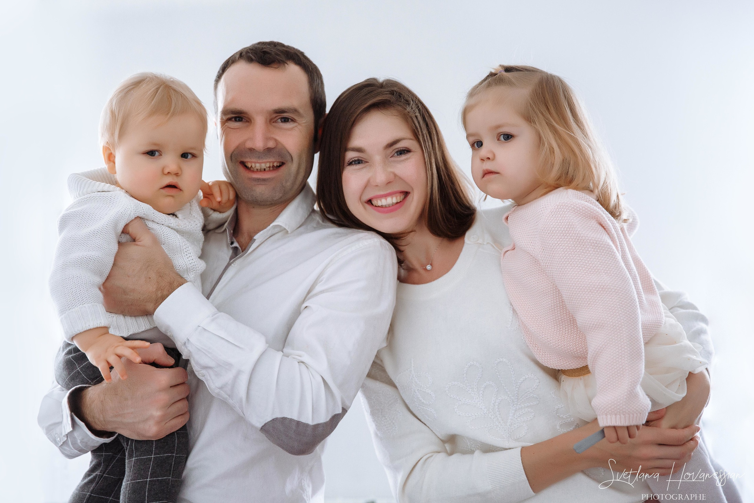 INFORMATION. Photographe professionelle spécialisée dans la photographie de grosses