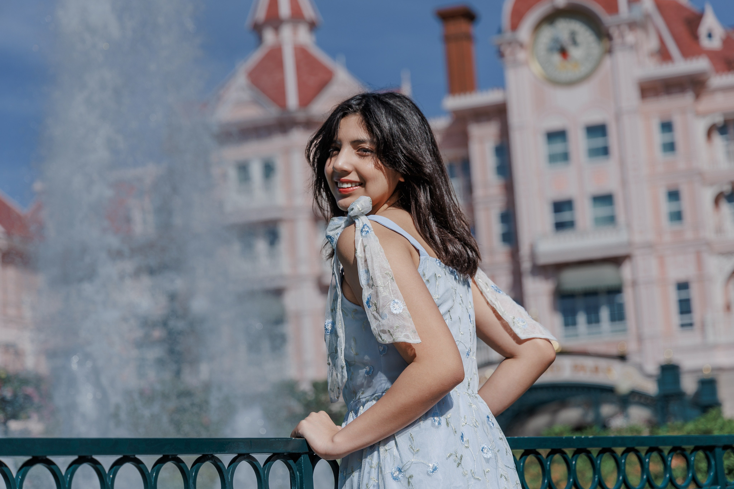 Magical Solo Photoshoot in Disneyland: Photos & Reels. Photographe à Paris