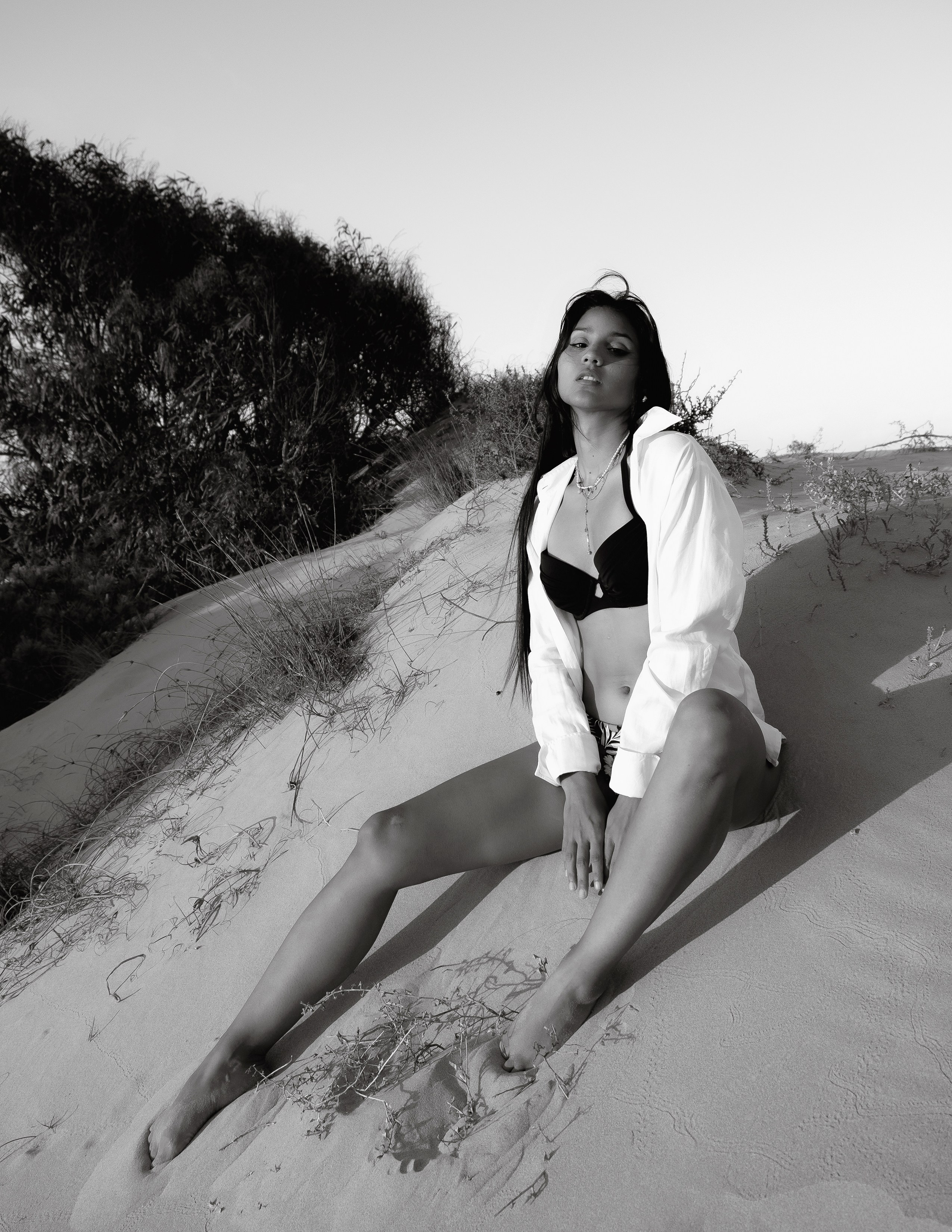 Romantic Portrait by the Sea: Sunset Shoot in Guardamar — Photographer Andrey Lukovnikov