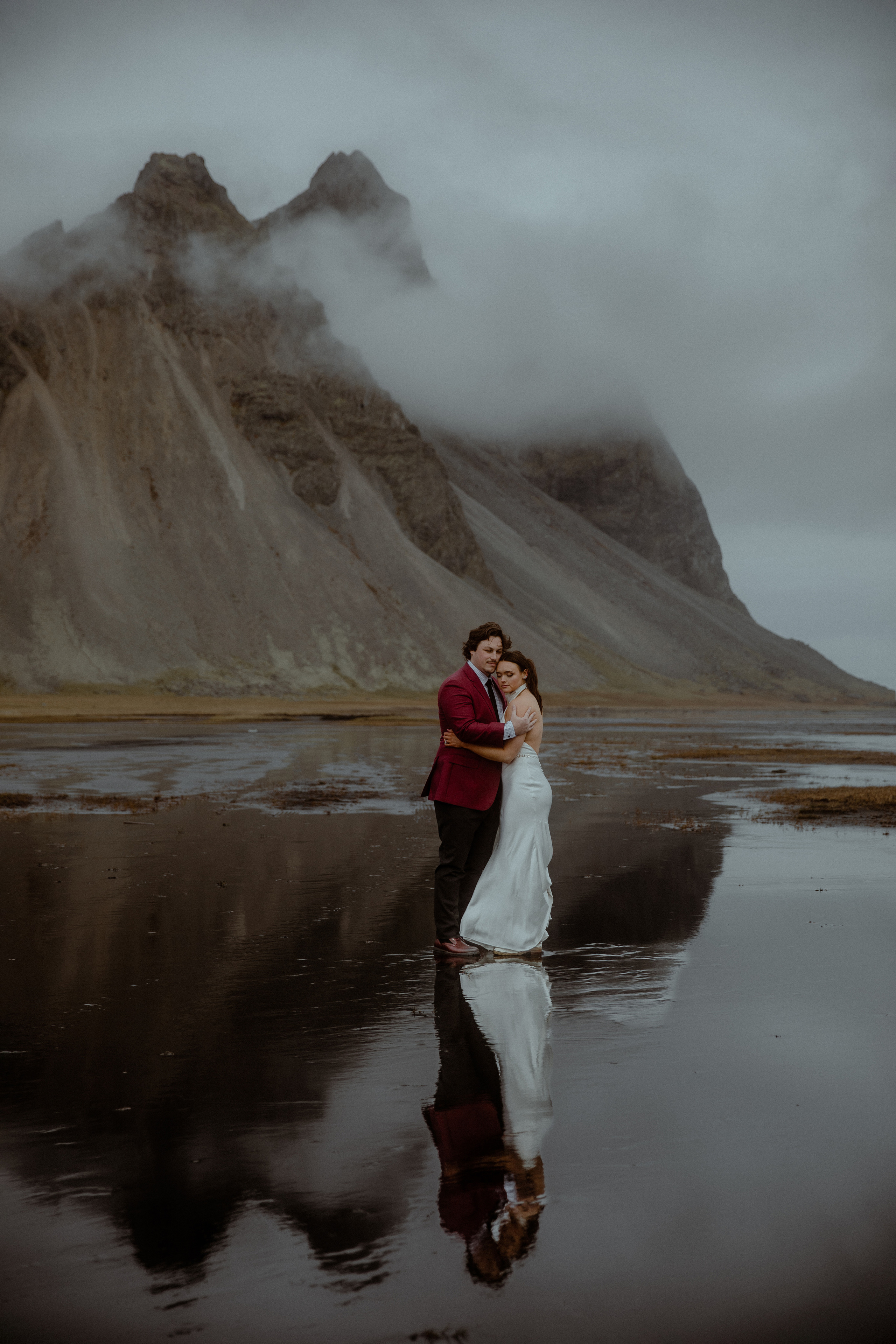 Secret hiking Elopement in Iceland. Iceland elopement photographer & videographer
