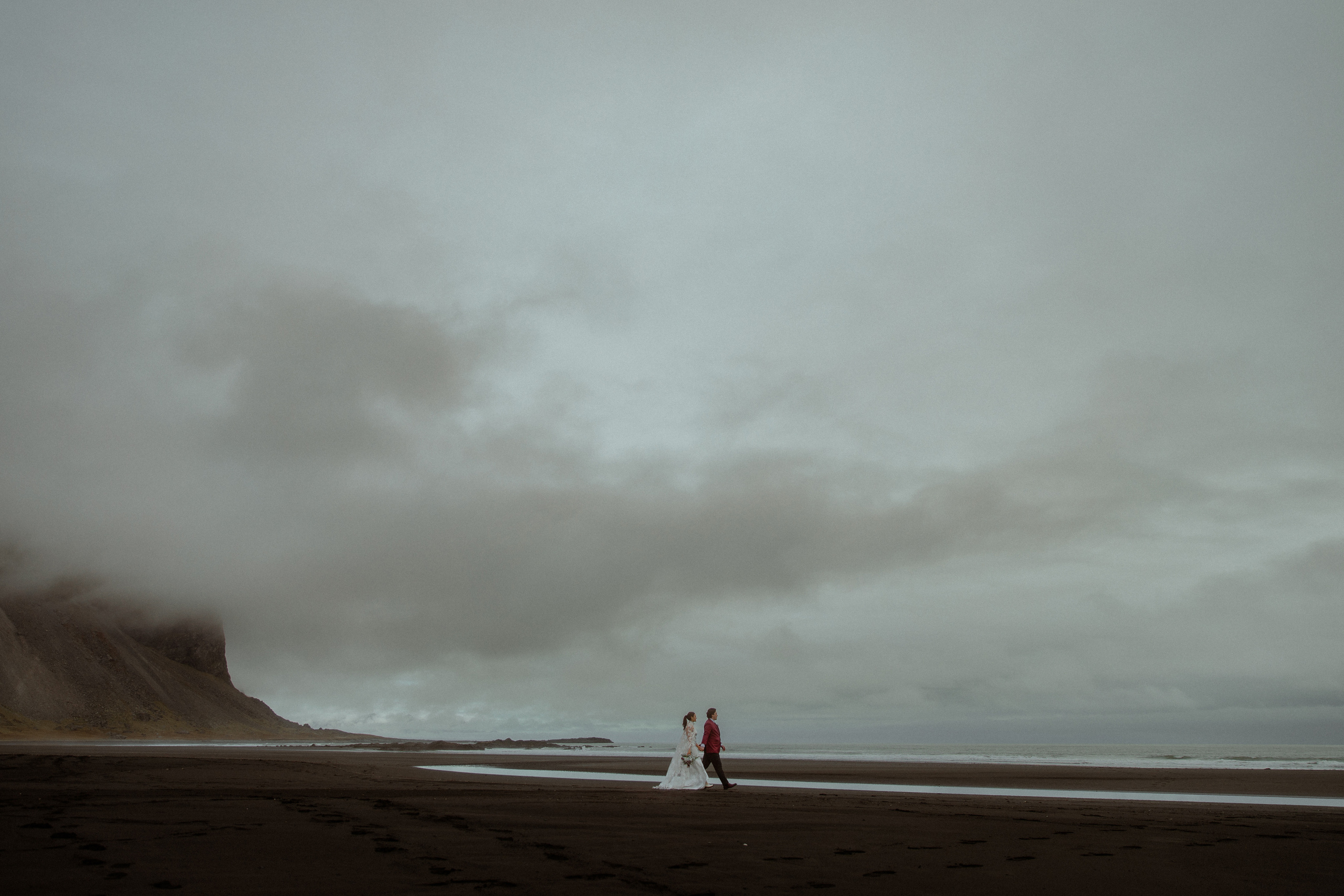 Secret hiking Elopement in Iceland. Iceland elopement photographer & videographer