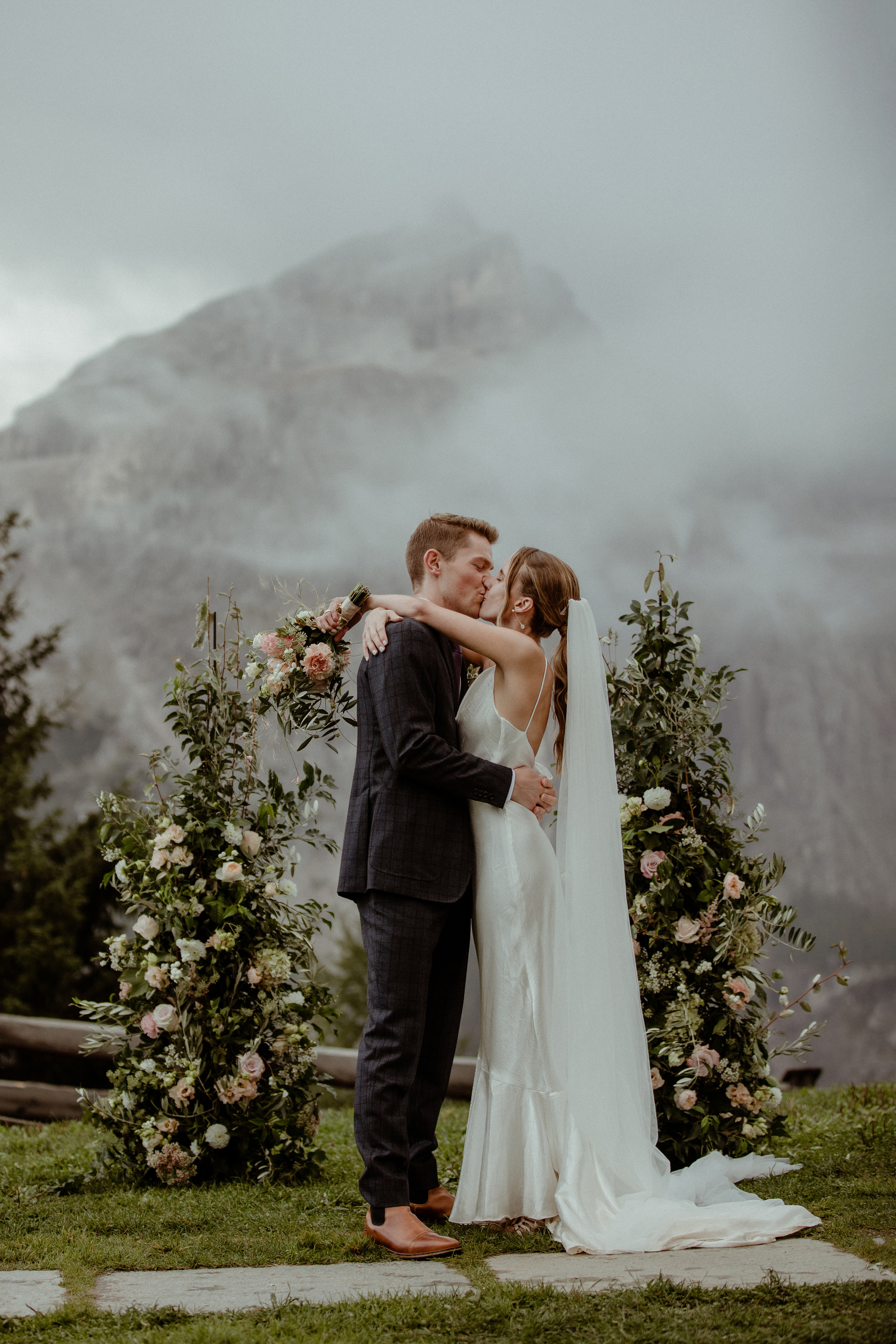 get married in Dolomites