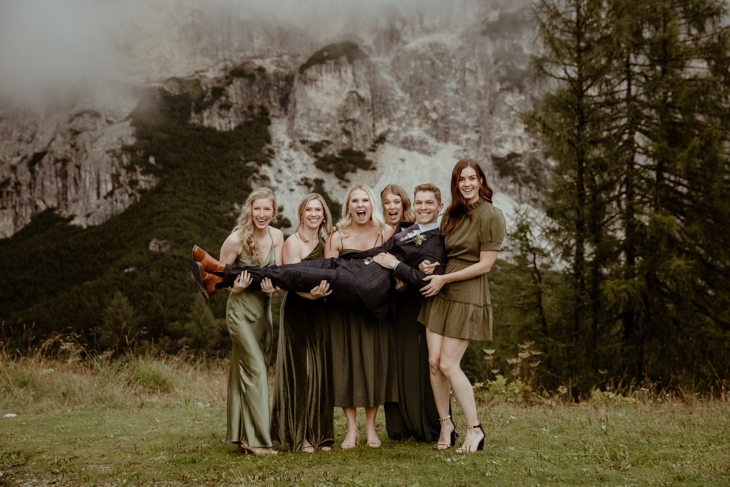 intimate wedding in Dolomites
