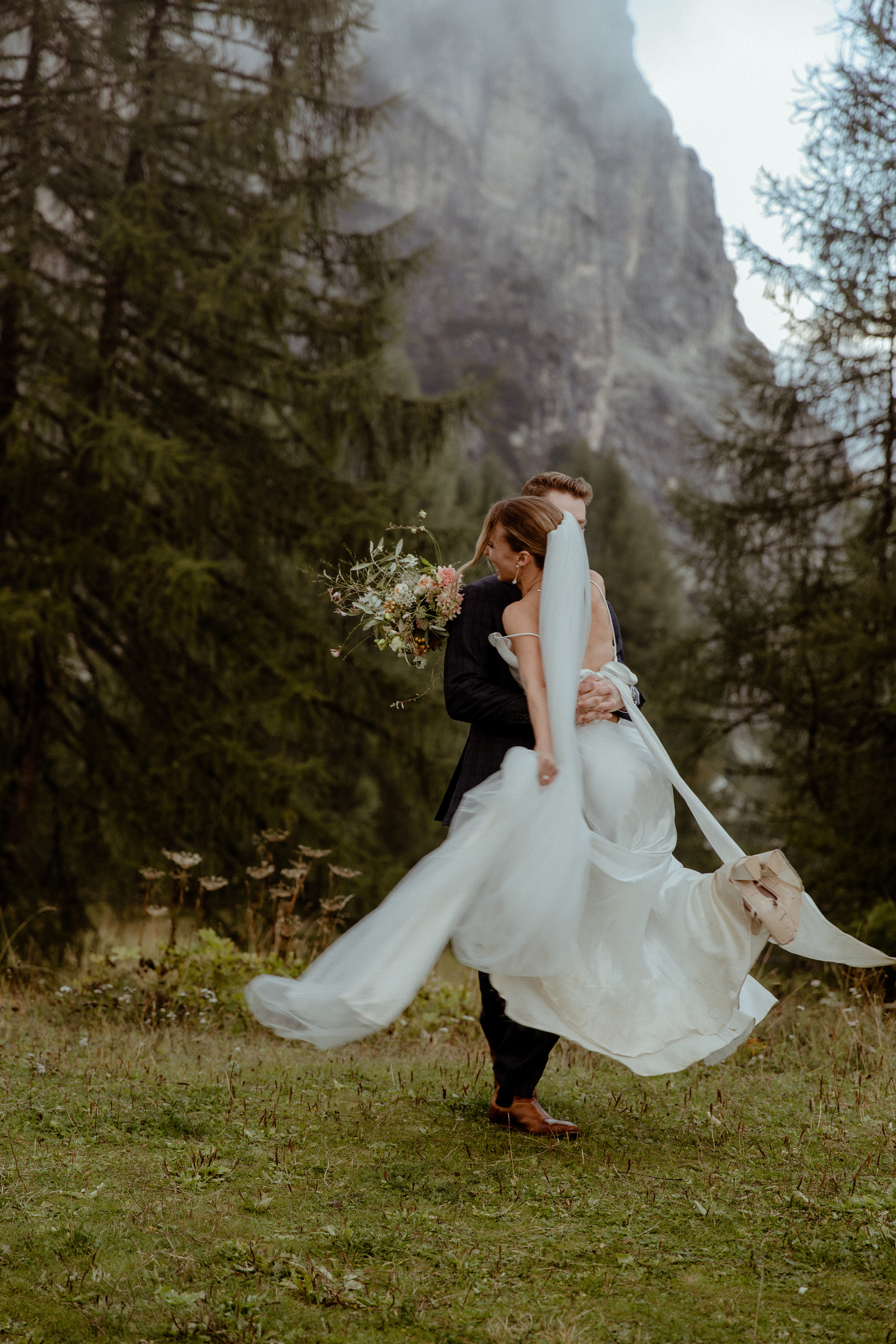 wedding photos in Dolomites