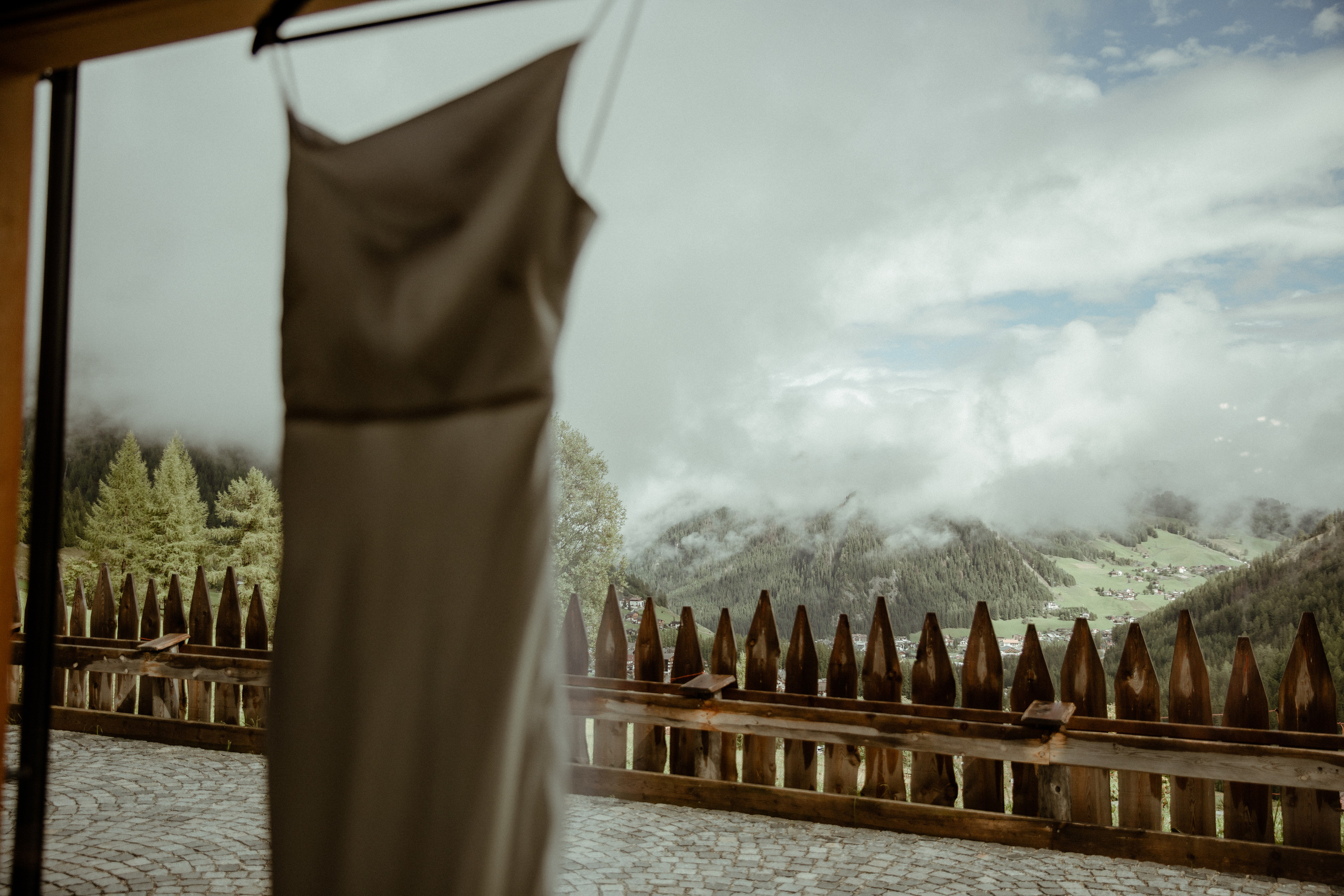 Intimate Wedding in the Dolomites. Iceland elopement photographer & videographer