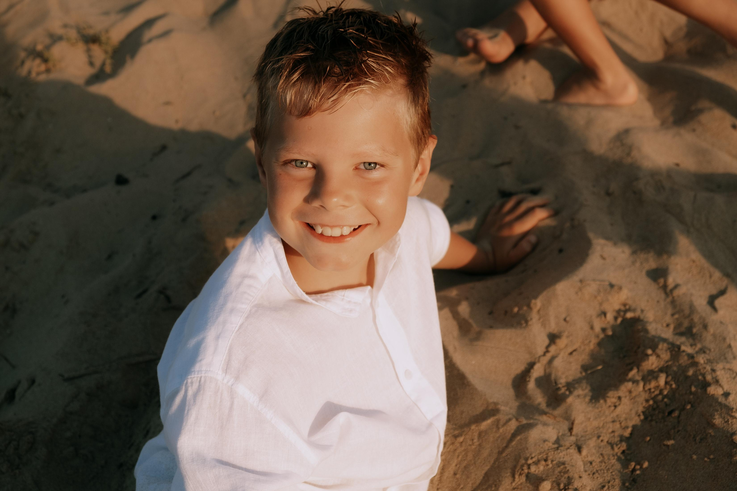 Big Family Photoshoot on the Beach in Spain — Family Photographer in Torrevieja, Alicante