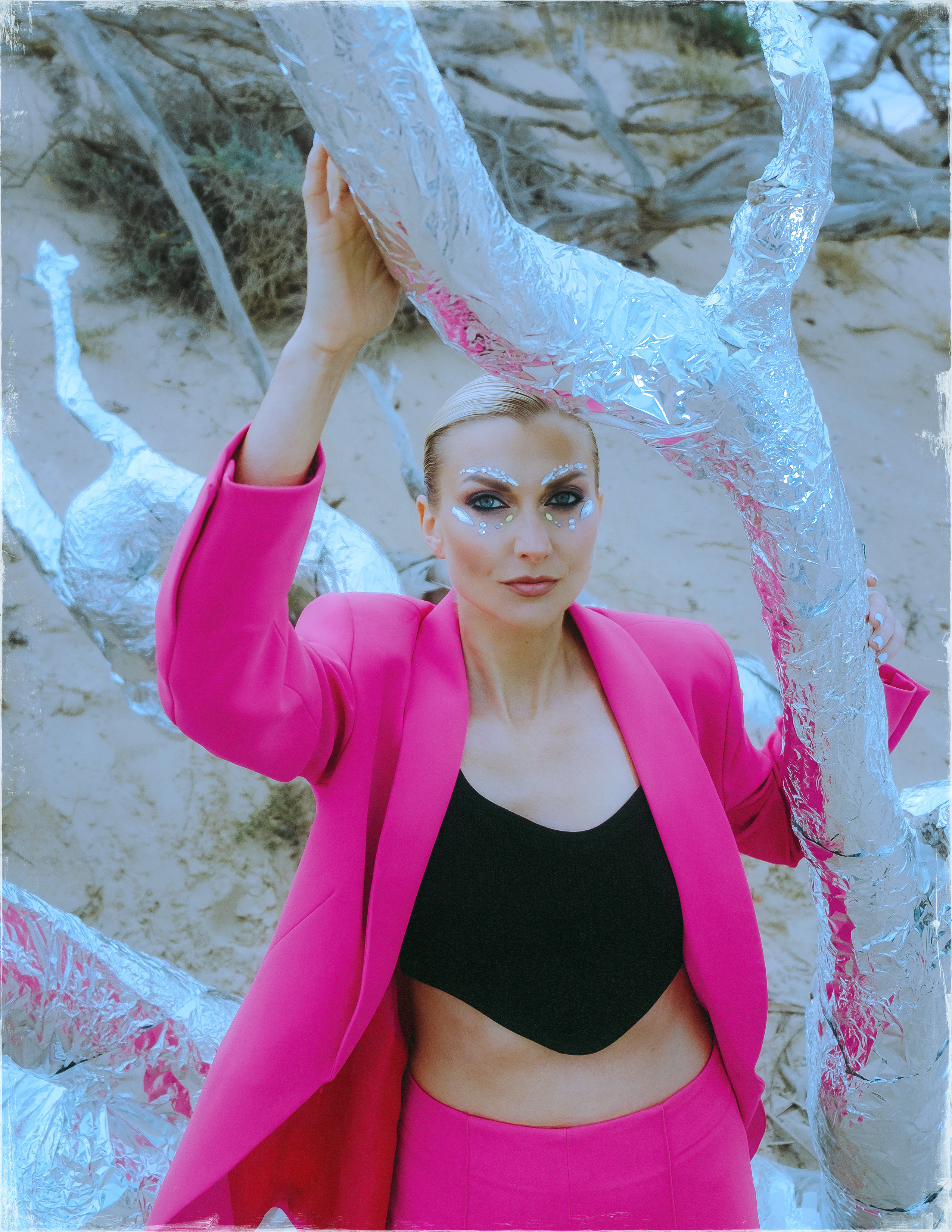 Стилизованная фэшн-съемка на пляже в Гуардамаре