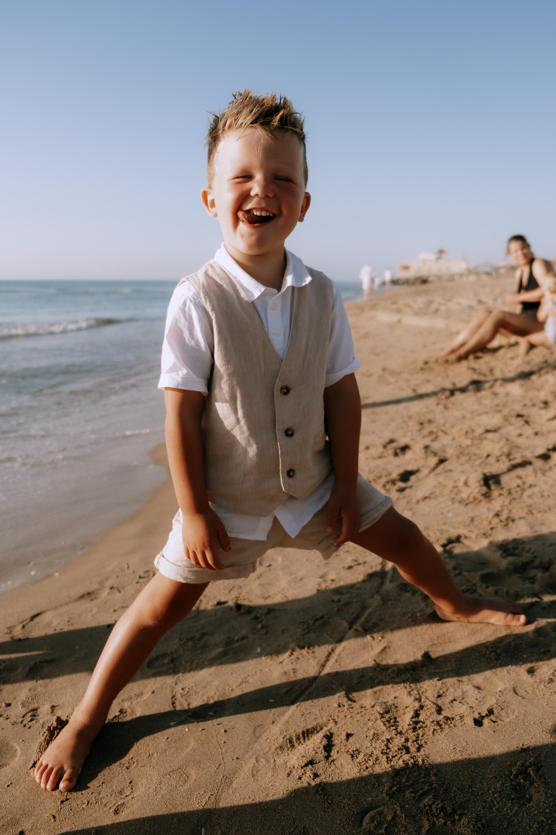 Big Family Photoshoot on the Beach in Spain — Family Photographer in Torrevieja, Alicante