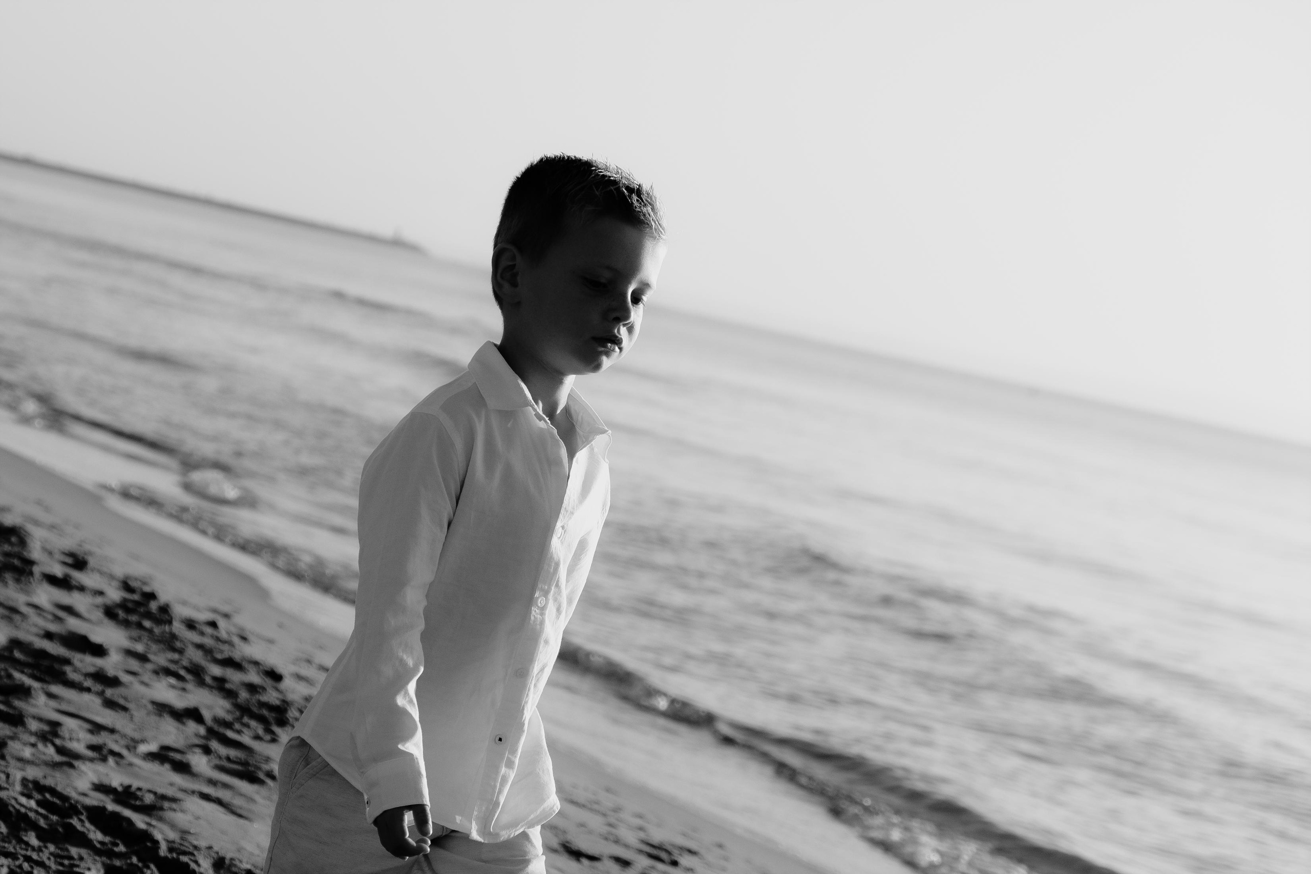 Big Family Photoshoot on the Beach in Spain — Family Photographer in Torrevieja, Alicante