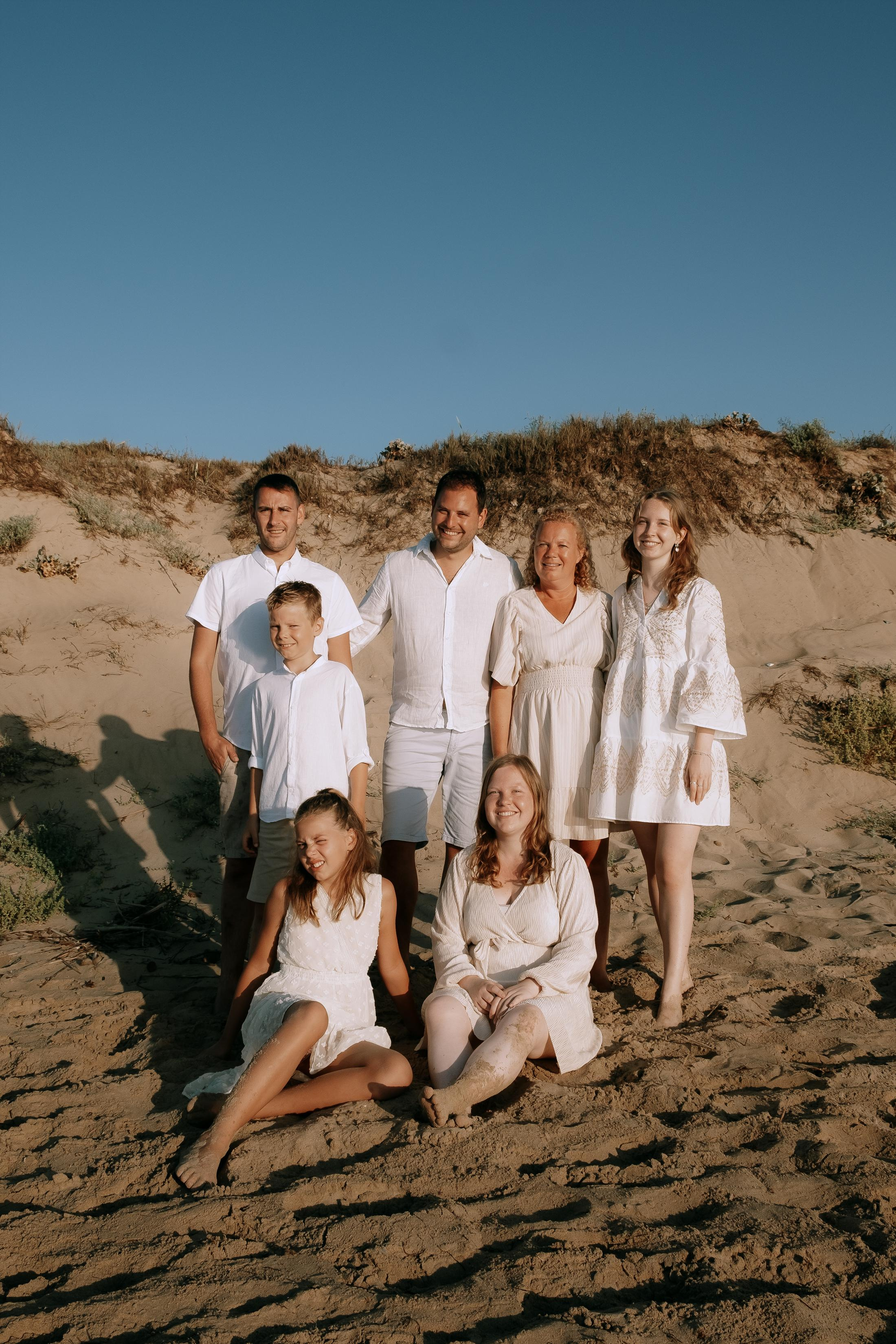 Big Family Photoshoot on the Beach in Spain — Family Photographer in Torrevieja, Alicante