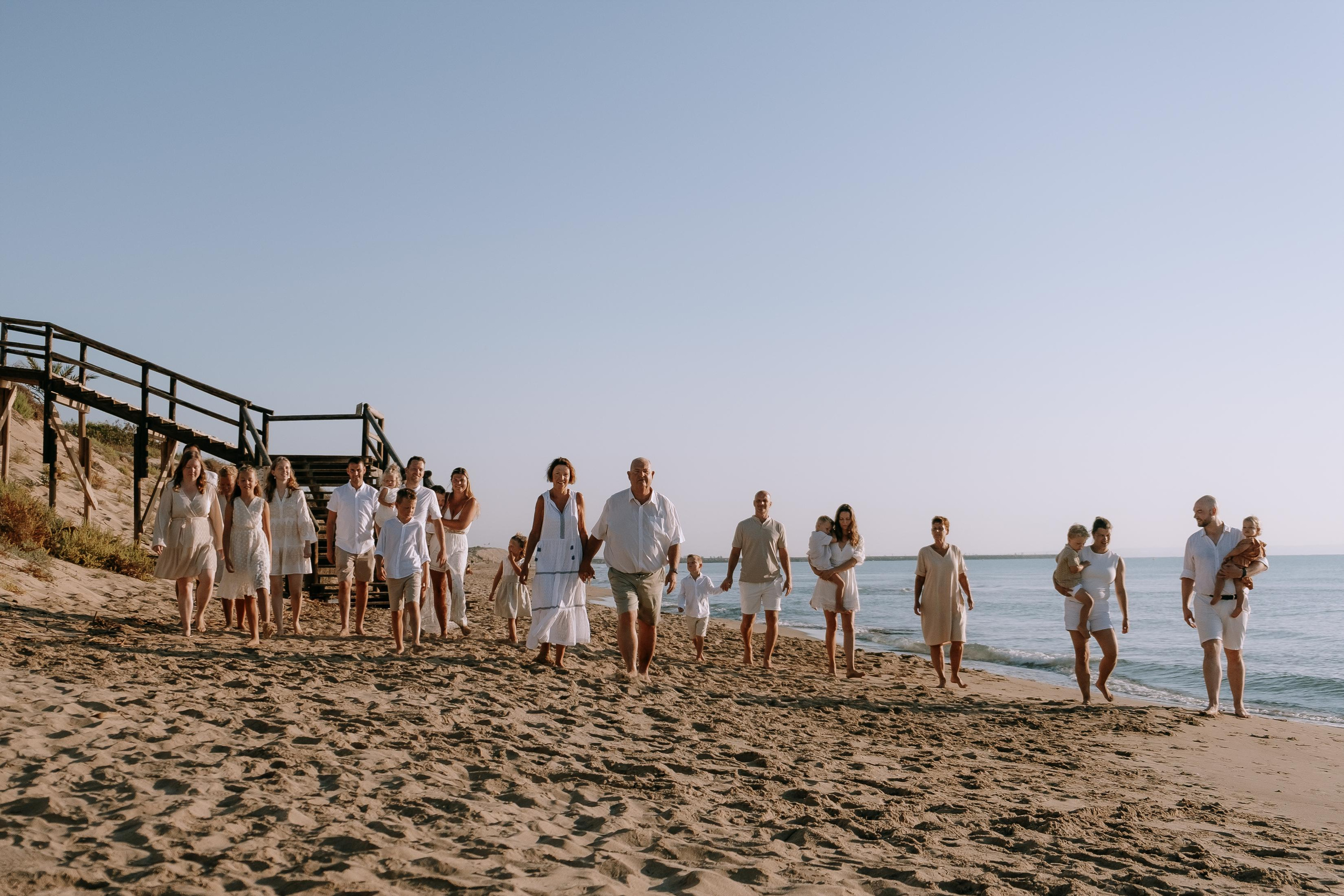Big Family Photoshoot on the Beach in Spain — Family Photographer in Torrevieja, Alicante