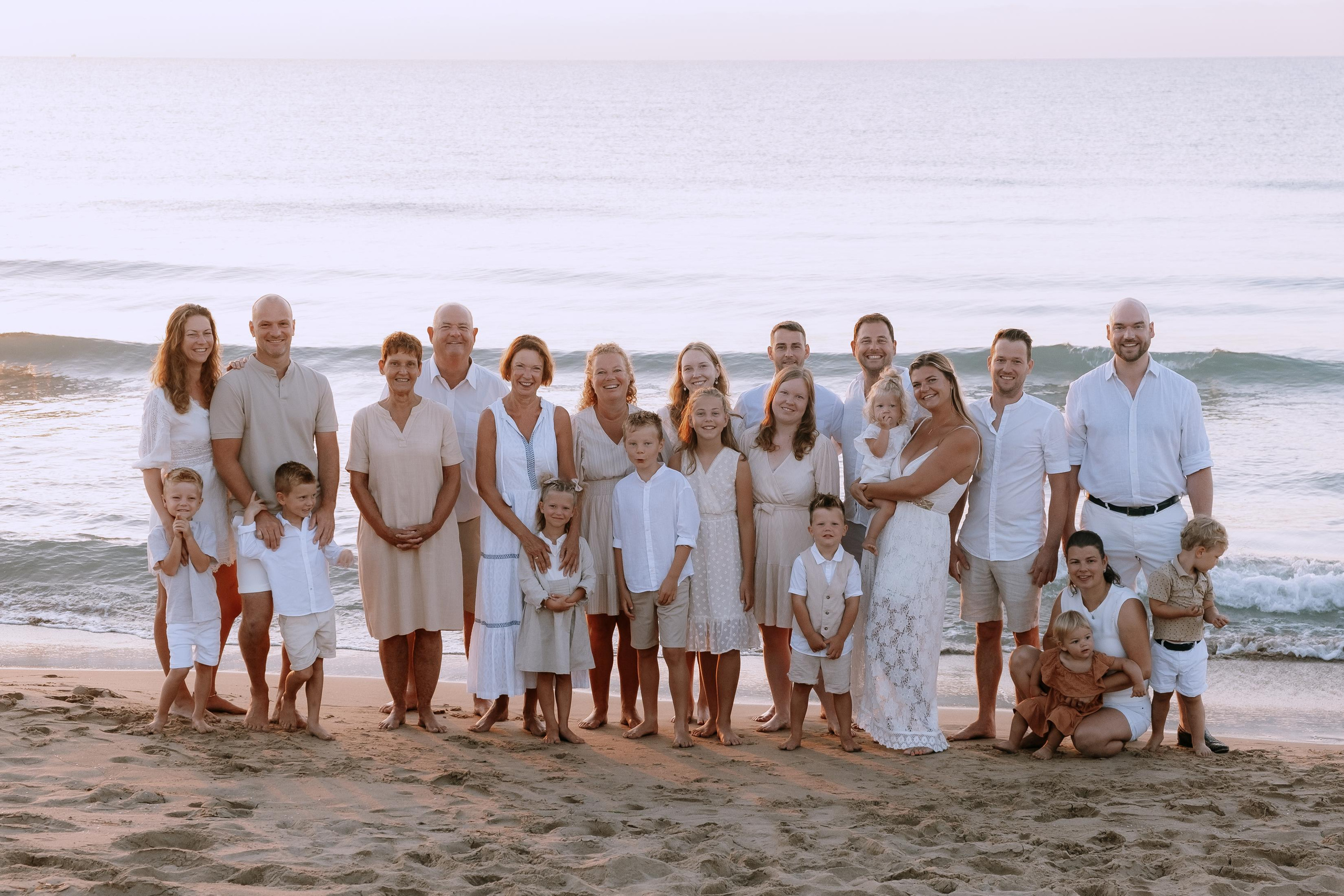 Big Family Photoshoot on the Beach in Spain — Family Photographer in Torrevieja, Alicante