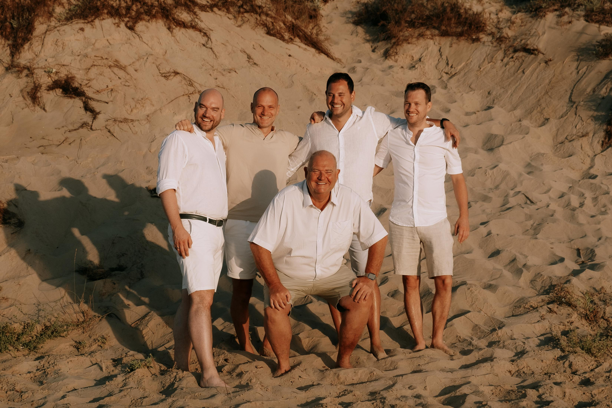 Big Family Photoshoot on the Beach in Spain — Family Photographer in Torrevieja, Alicante