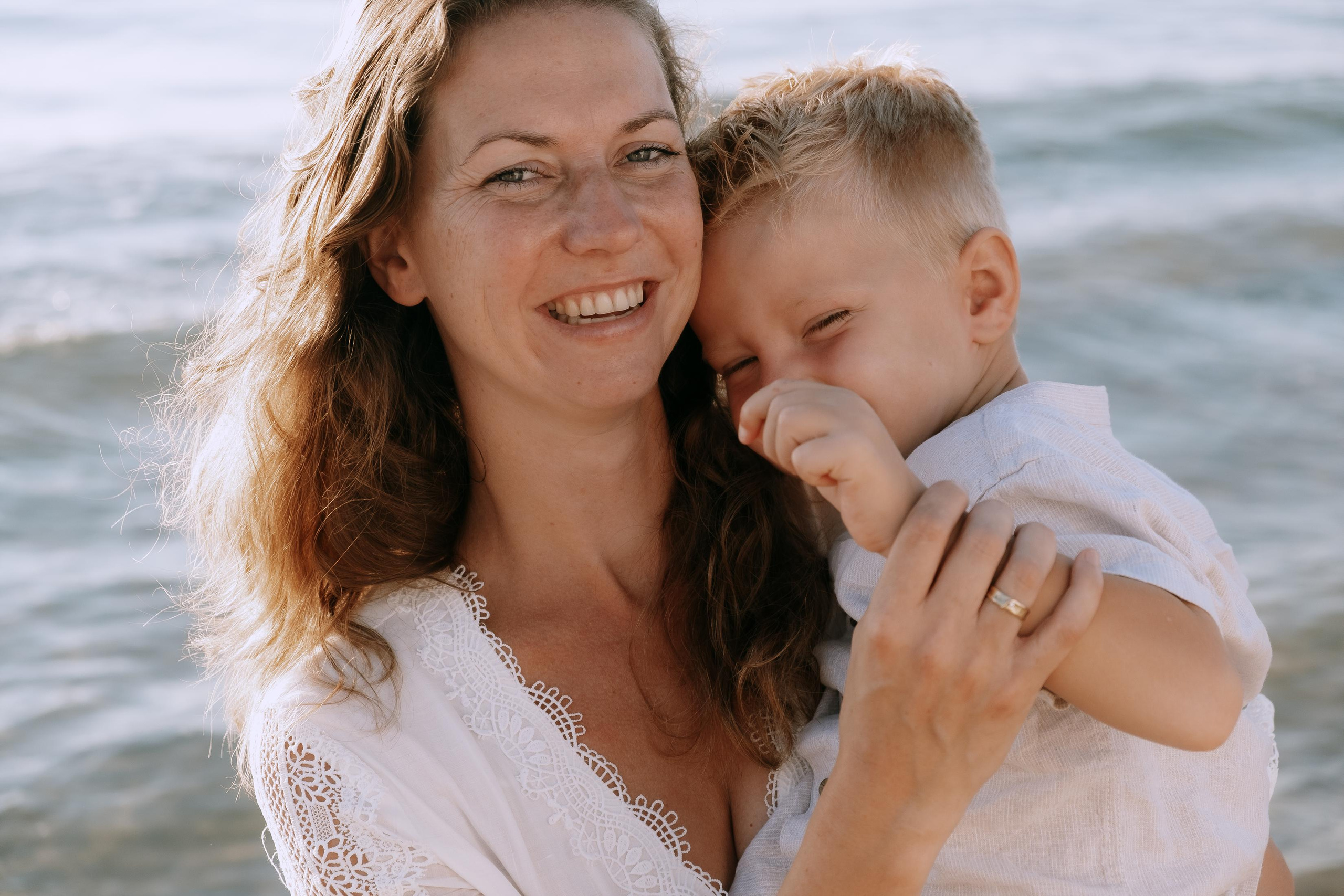 Big Family Photoshoot on the Beach in Spain — Family Photographer in Torrevieja, Alicante