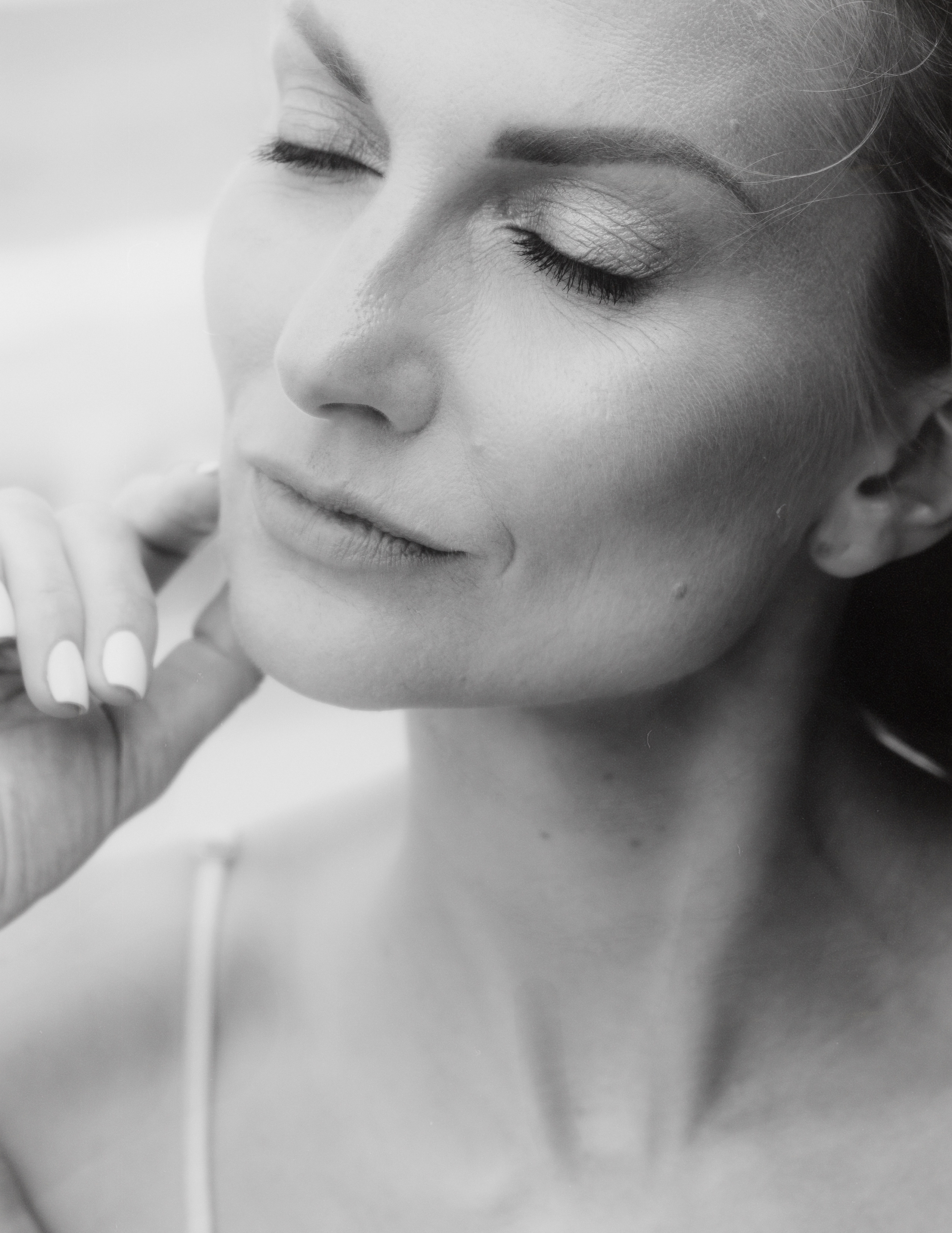 Atmospheric and tender photoshoot in the dunes of Guardamar — Portrait photographer in Spain