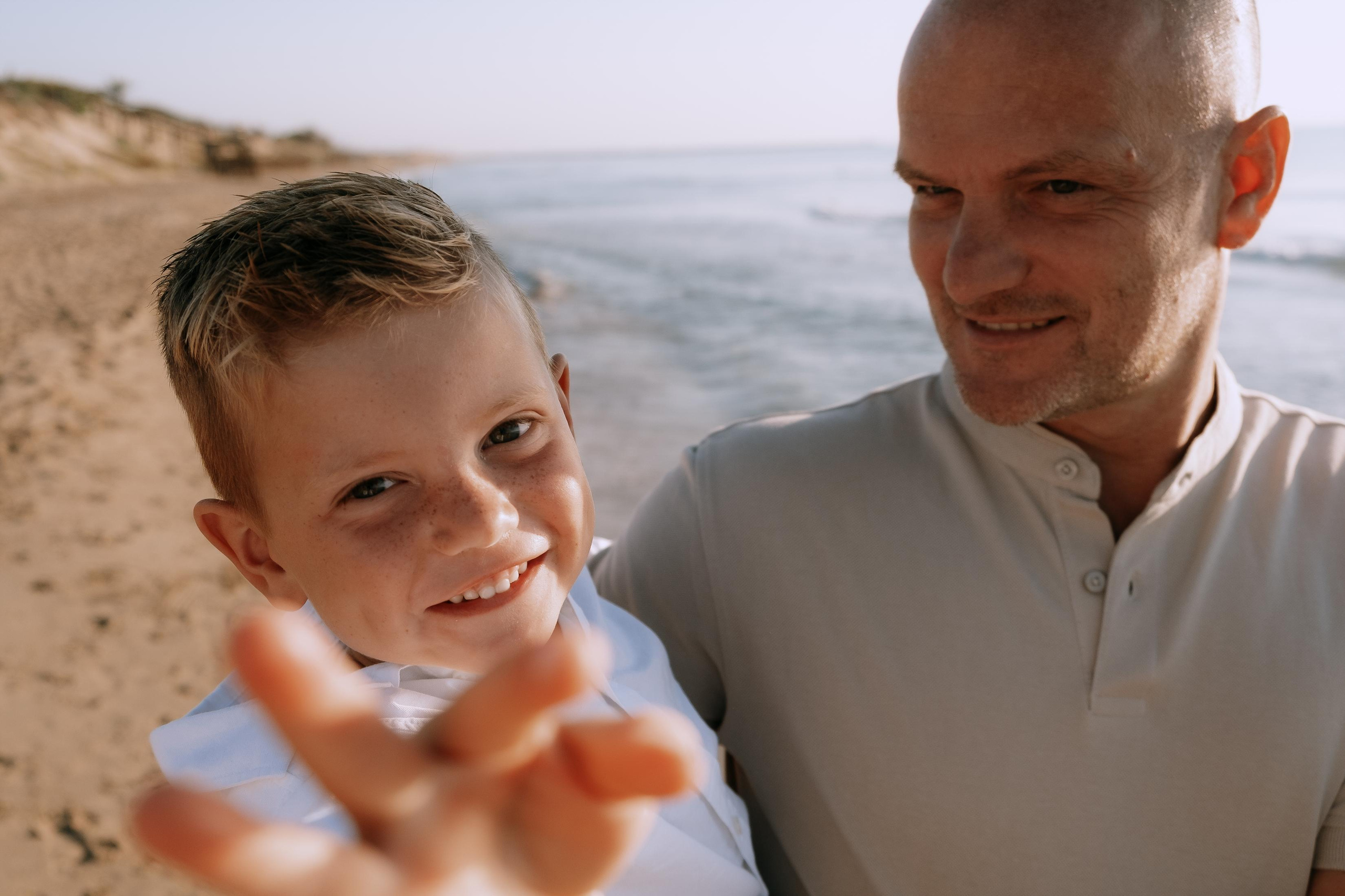 Big Family Photoshoot on the Beach in Spain — Family Photographer in Torrevieja, Alicante