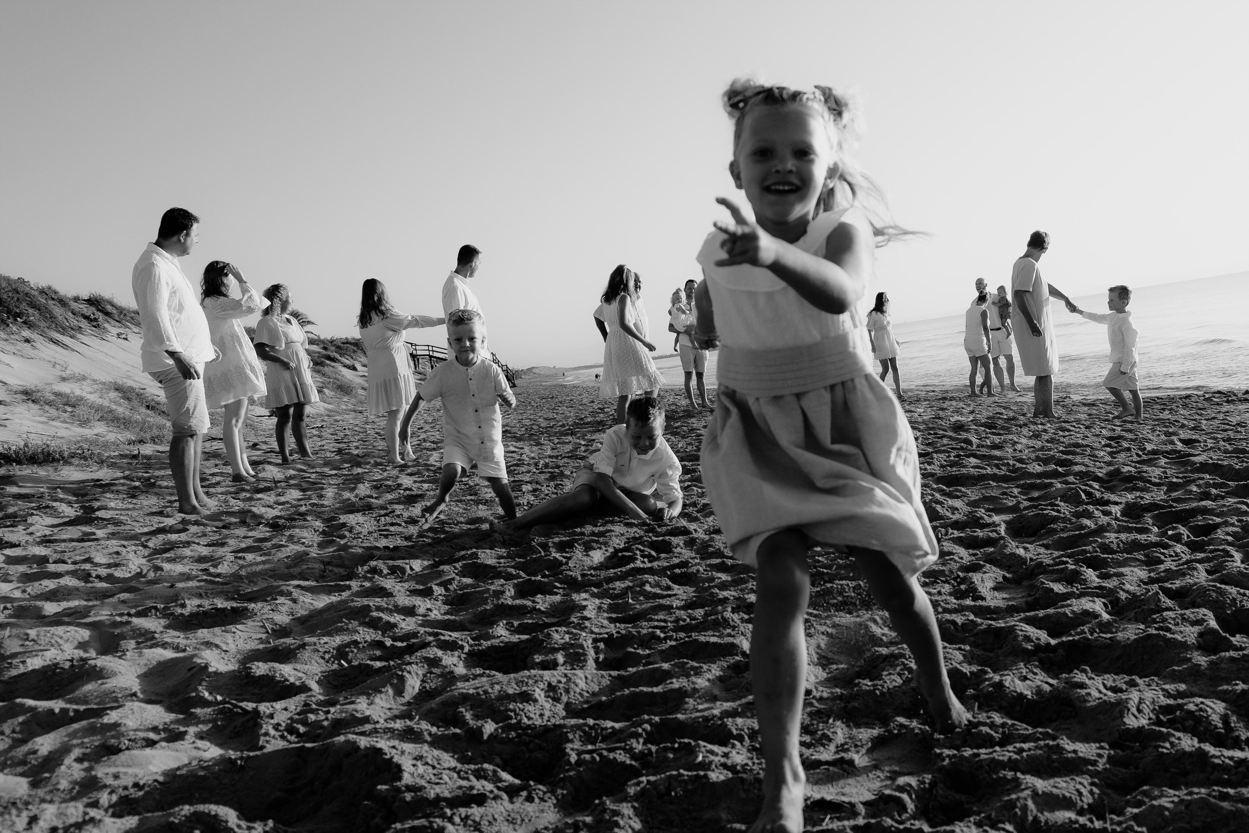Big Family Photoshoot on the Beach in Spain — Family Photographer in Torrevieja, Alicante