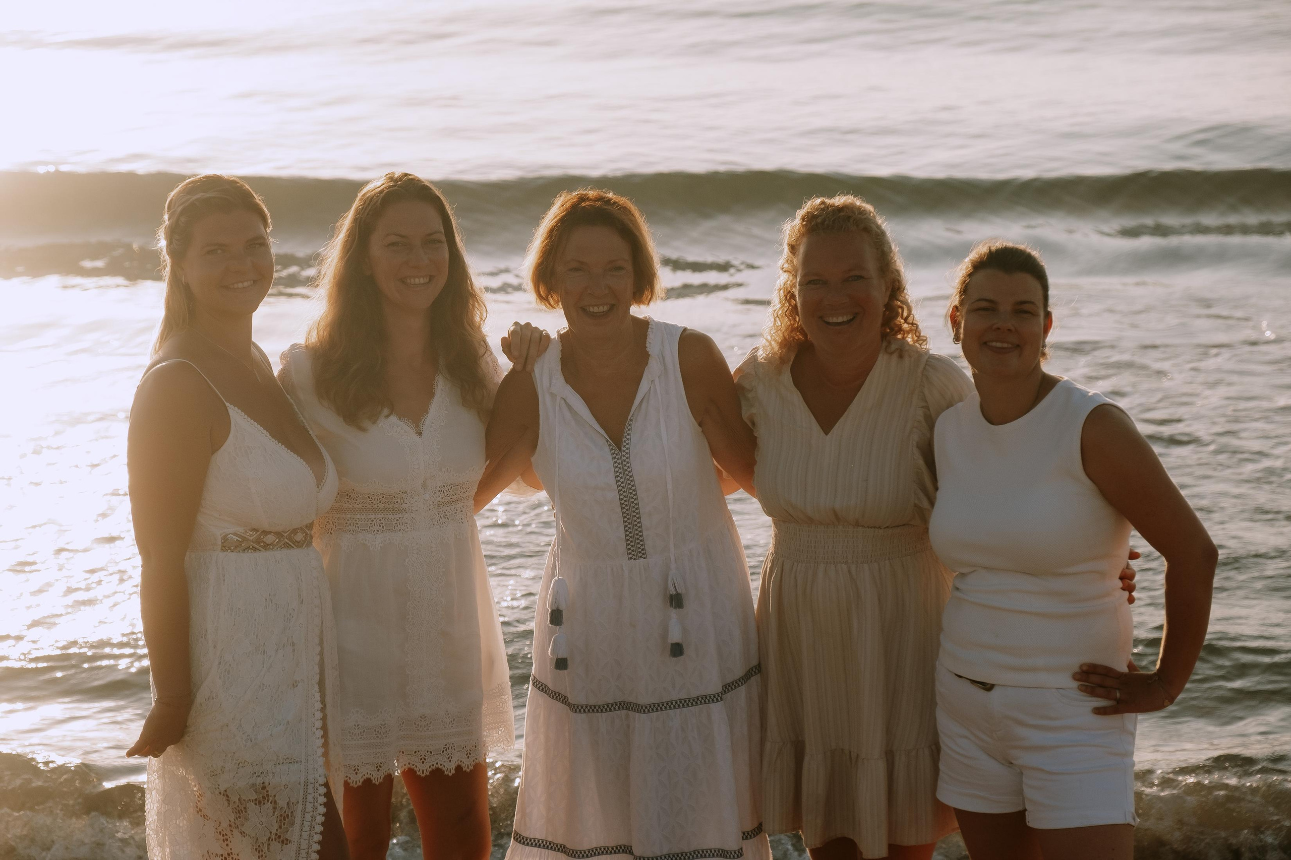 Big Family Photoshoot on the Beach in Spain — Family Photographer in Torrevieja, Alicante