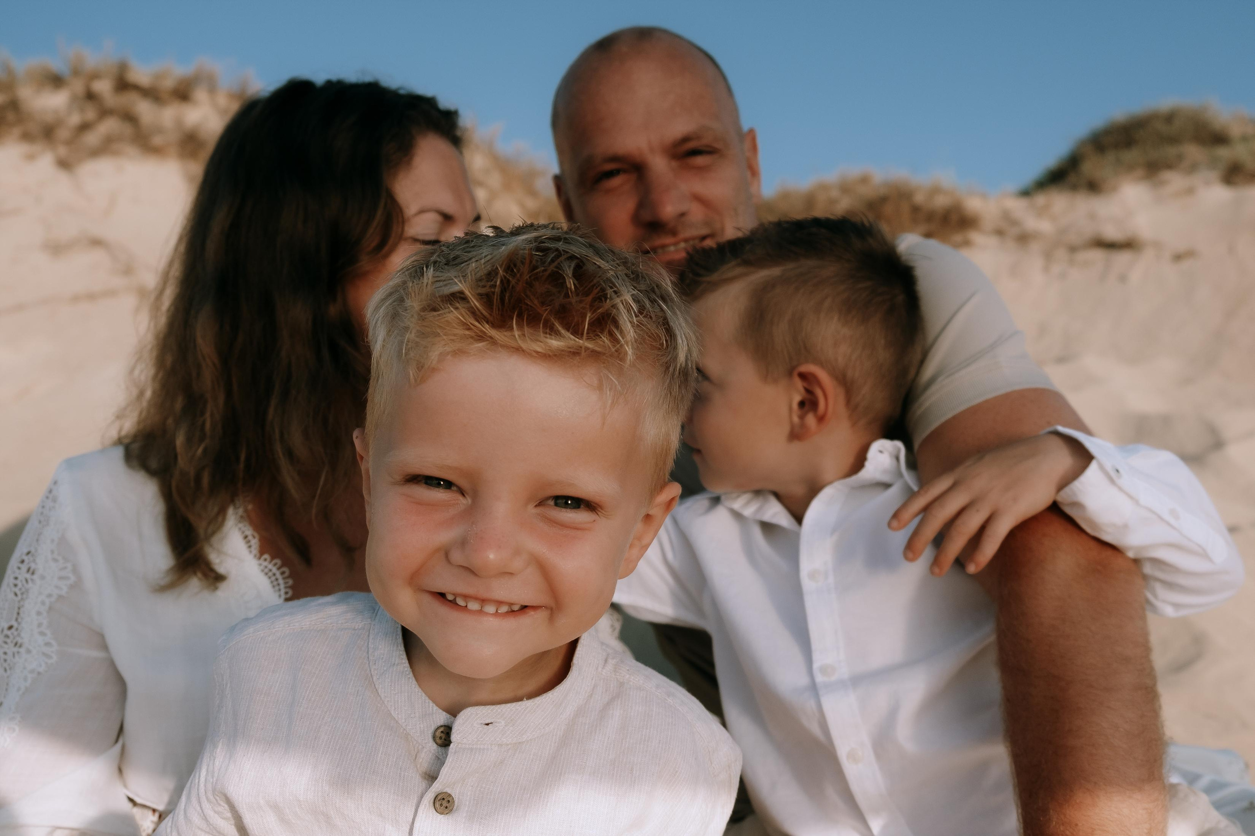 Big Family Photoshoot on the Beach in Spain — Family Photographer in Torrevieja, Alicante