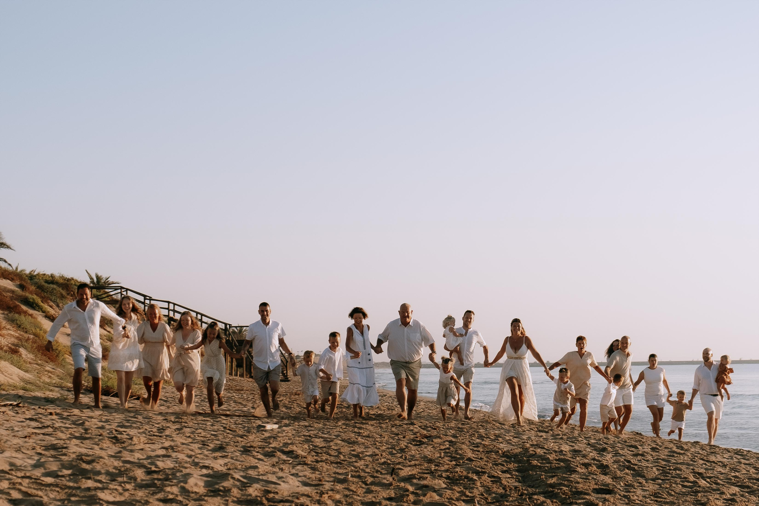 Big Family Photoshoot on the Beach in Spain — Family Photographer in Torrevieja, Alicante
