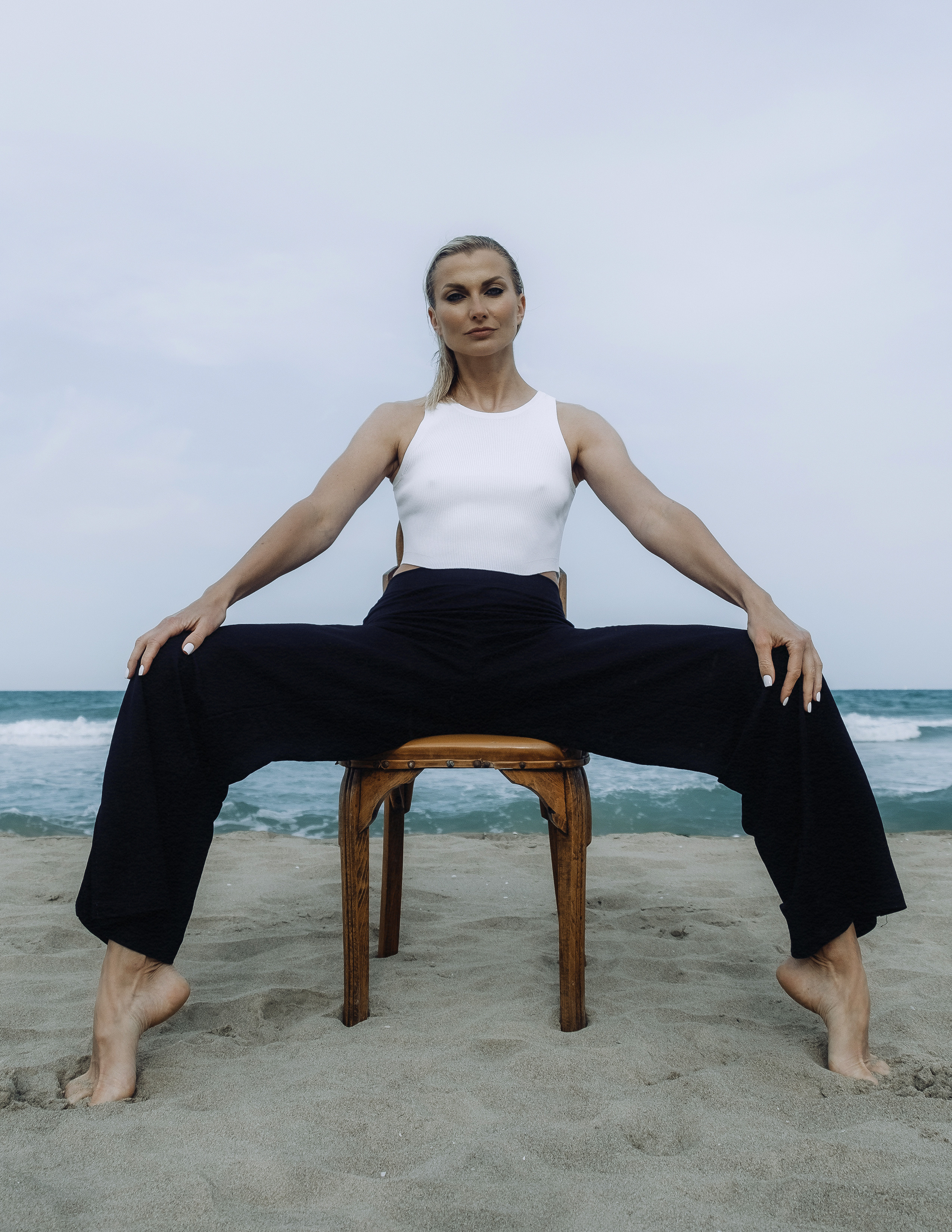 Портретная фотосессия на пляже Торревьехи на закате — атмосферные кадры для портфолио — Фотограф Андрей Луковников