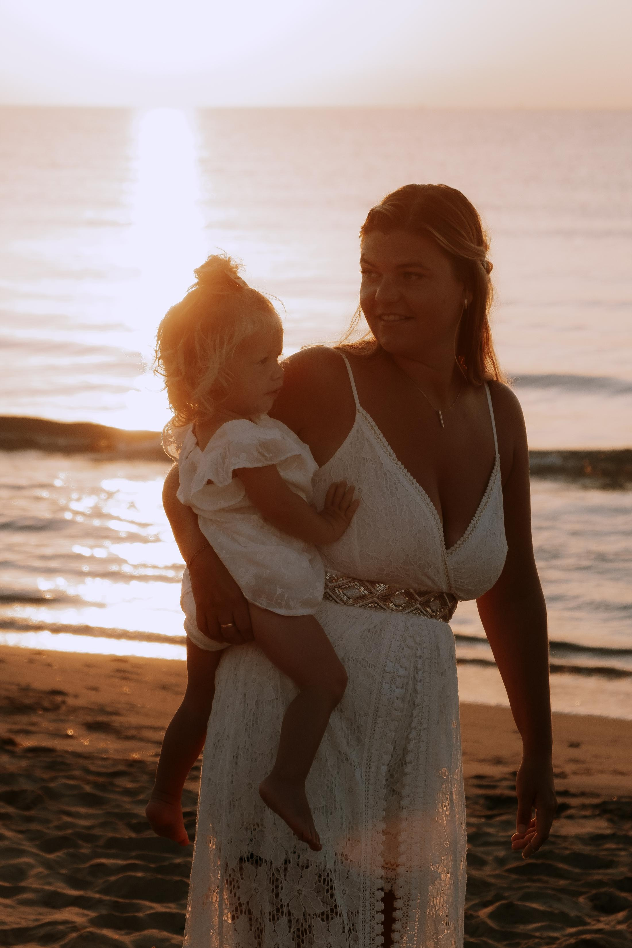Big Family Photoshoot on the Beach in Spain — Family Photographer in Torrevieja, Alicante